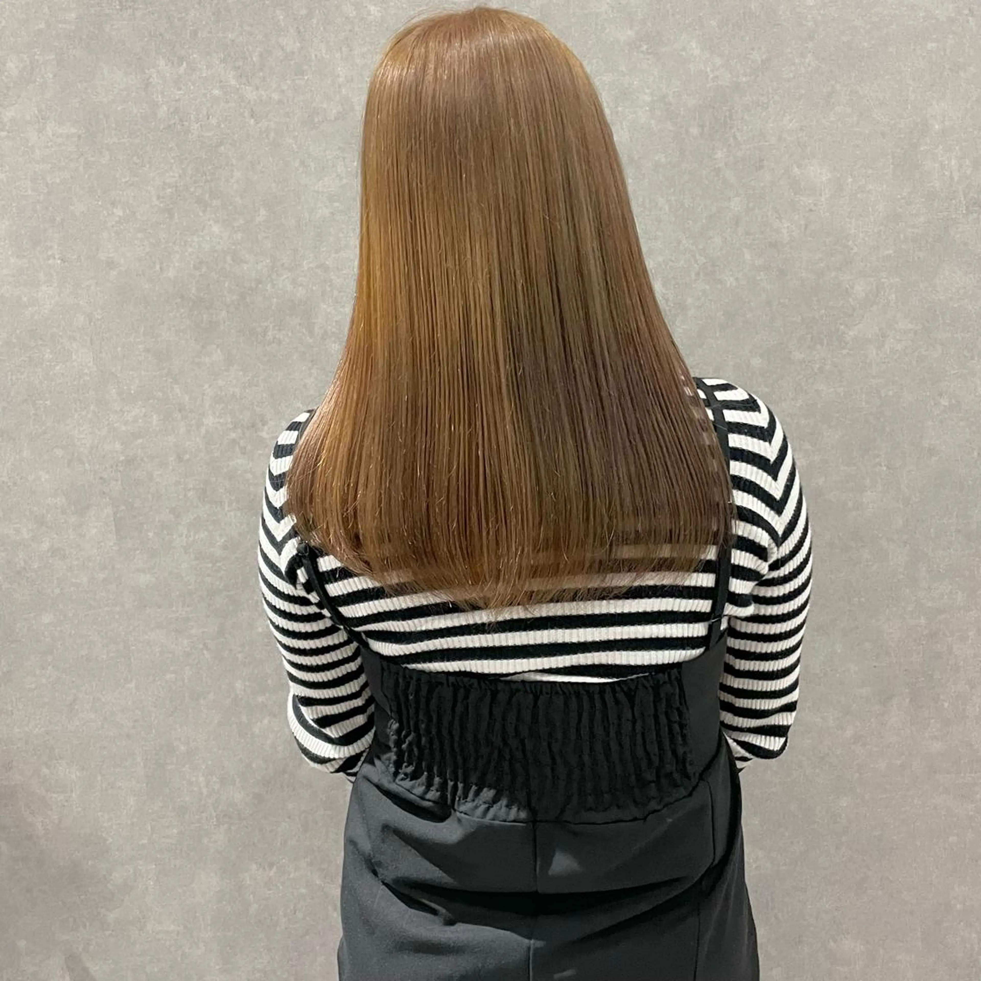 セミロング カラー はちすか るかのヘアスタイル