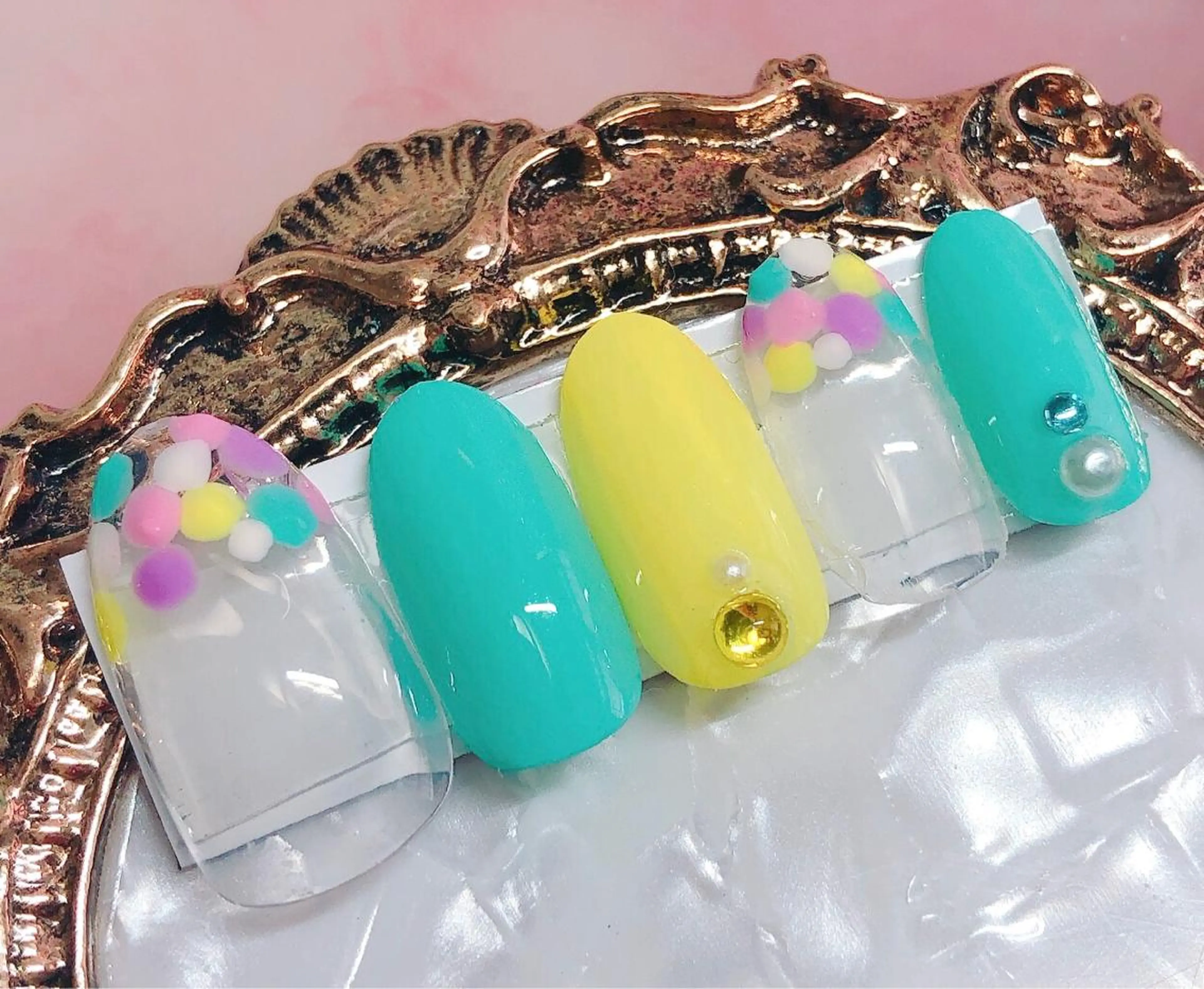 ネイル ハンドネイル CROWN プライベートサロンのネイルデザイン