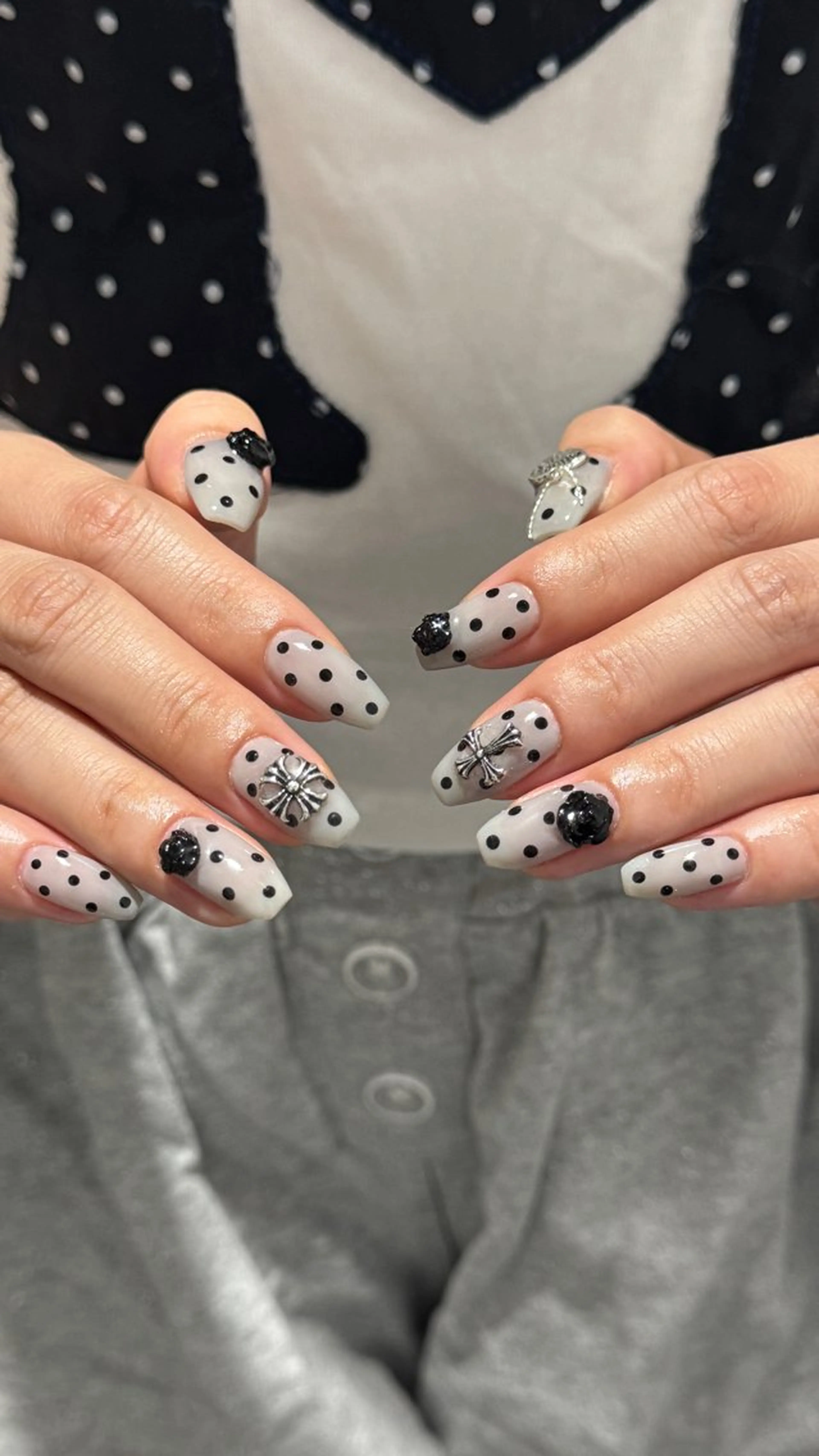 ネイル ドット ハンドネイル One HINATAのネイルデザイン