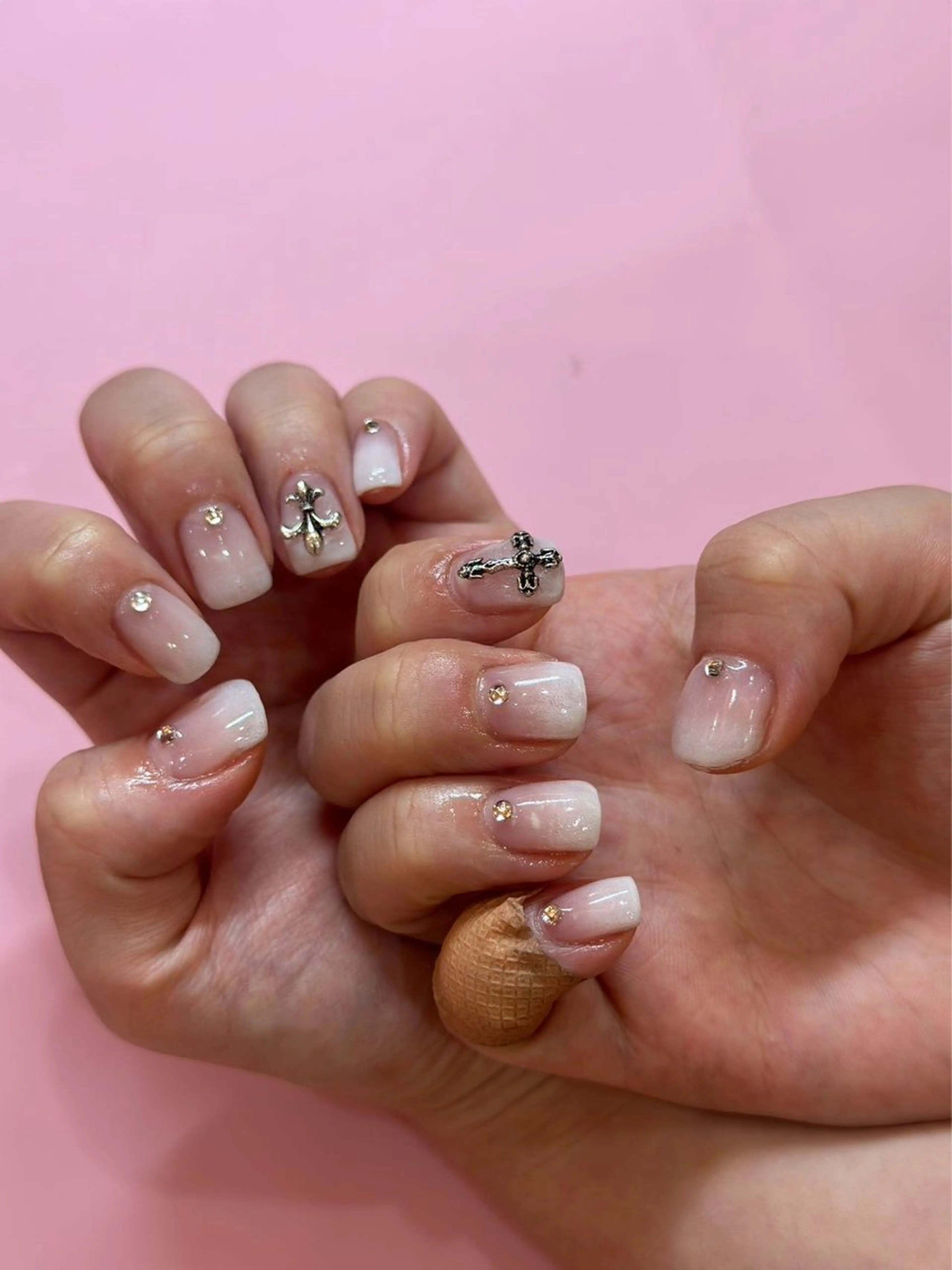 ネイル LEDアイラッシュ ∩_∩アオイのマツエク・マツパデザイン