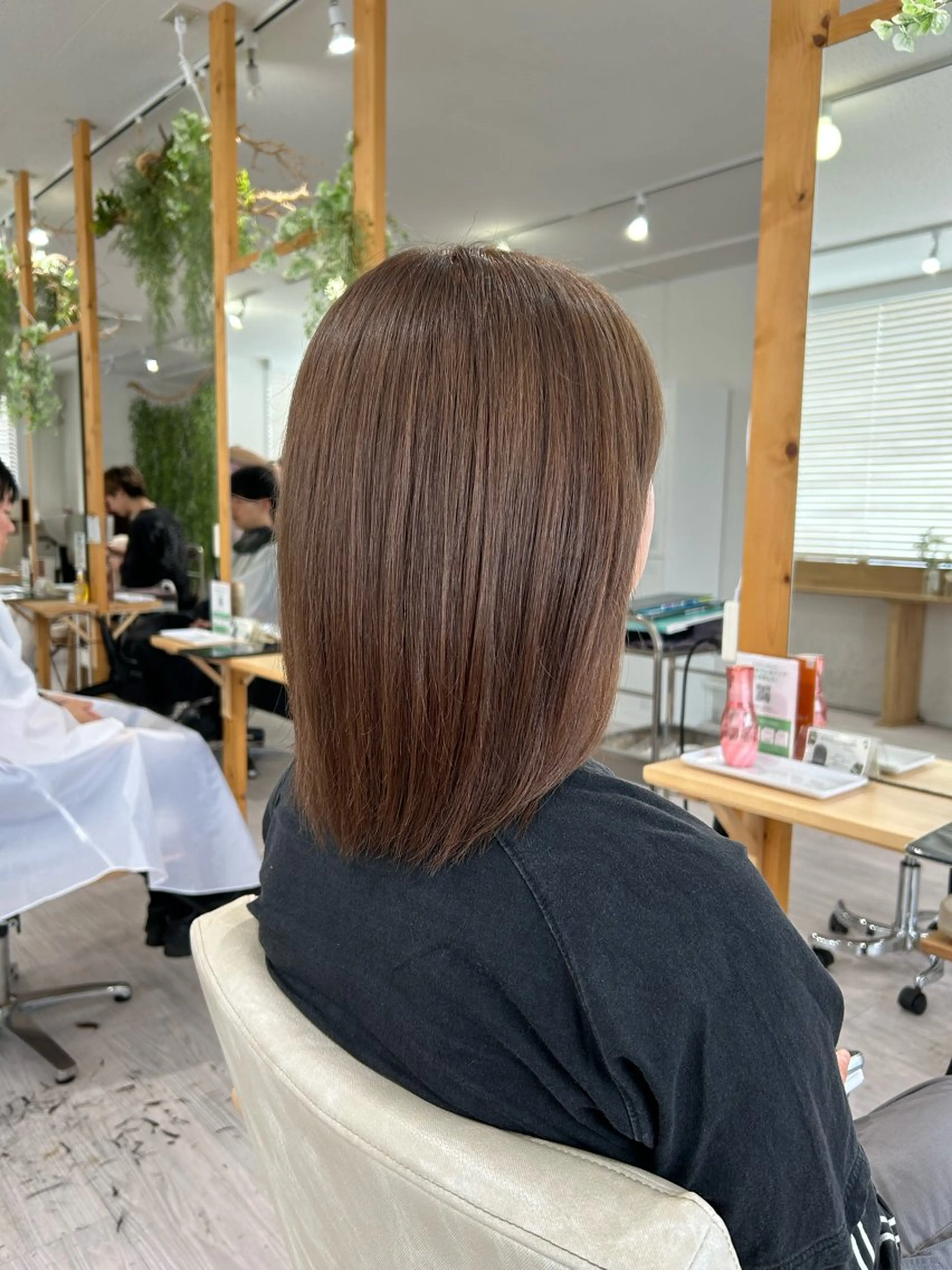 ミディアム ヘアカラー トリートメント ツヤカラー🤍 ARISAのヘアスタイル
