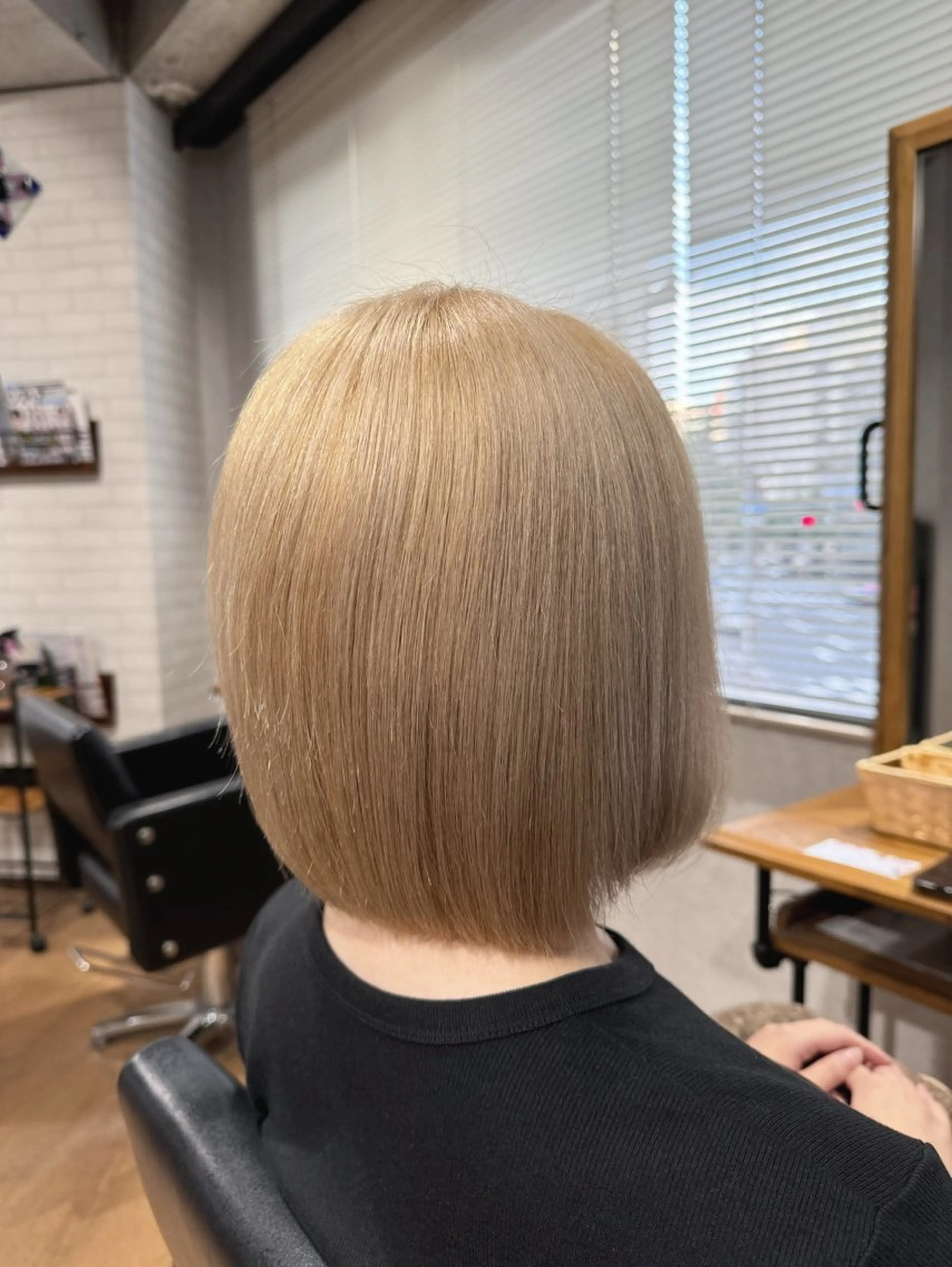 ショート カラー ベージュカラー ボブ カット ヘアカラー ✨ハイトーン カラー福岡拓也✨のヘアスタイル