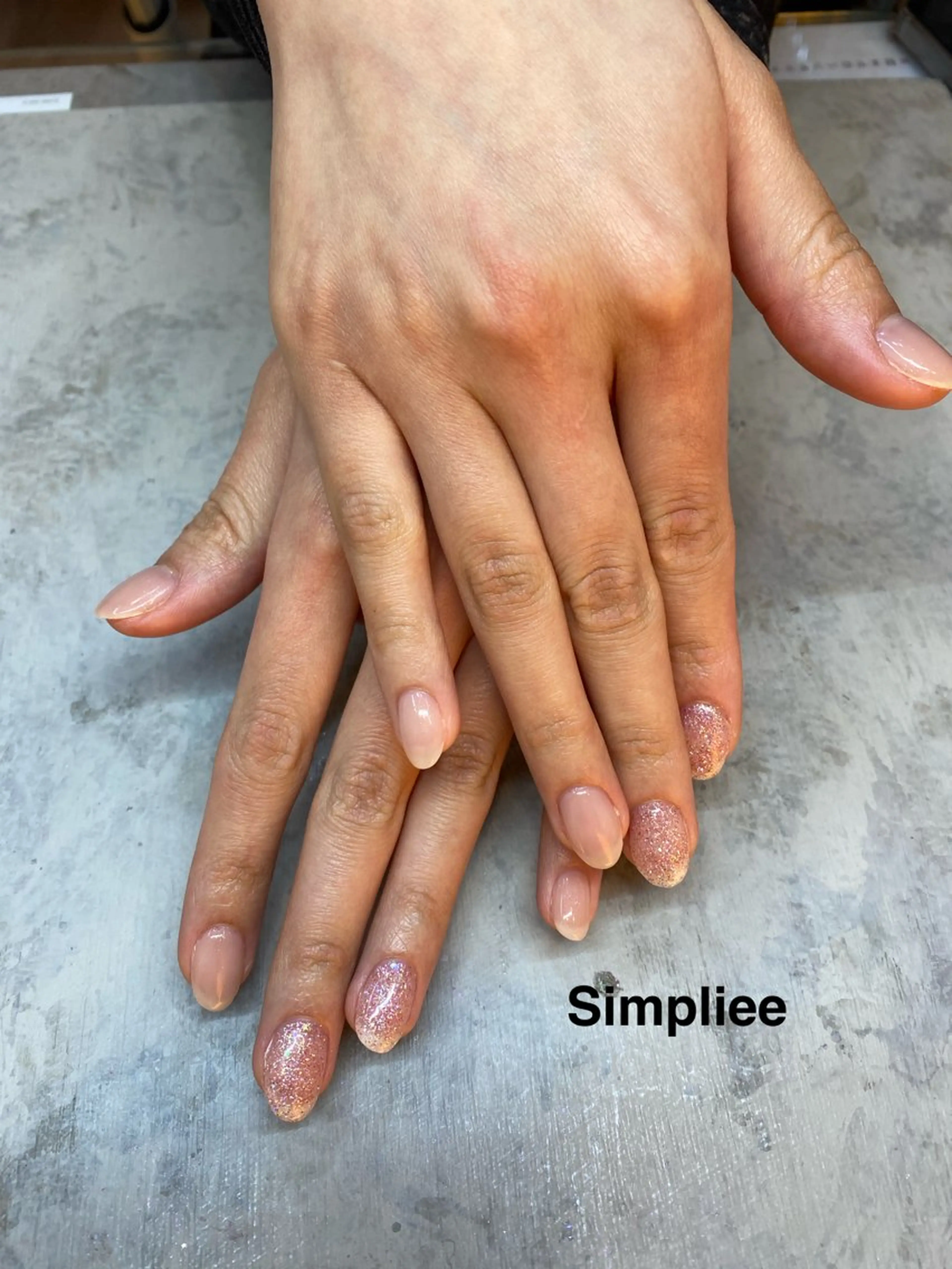 ネイル シンプリーワン 渋谷店🪄MOENAのネイルデザイン