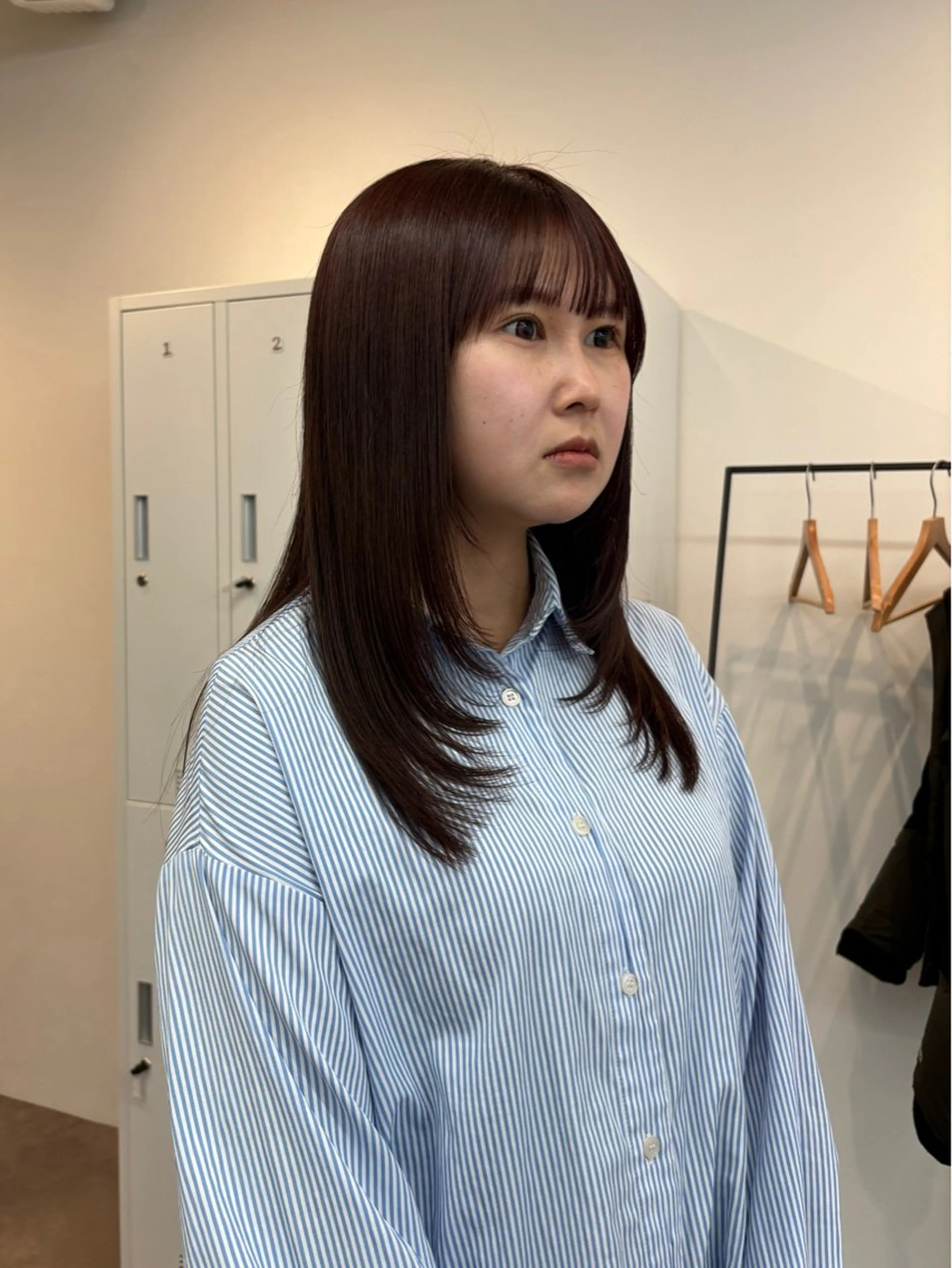 ミディアム カラー 渡辺 彩乃のヘアスタイル