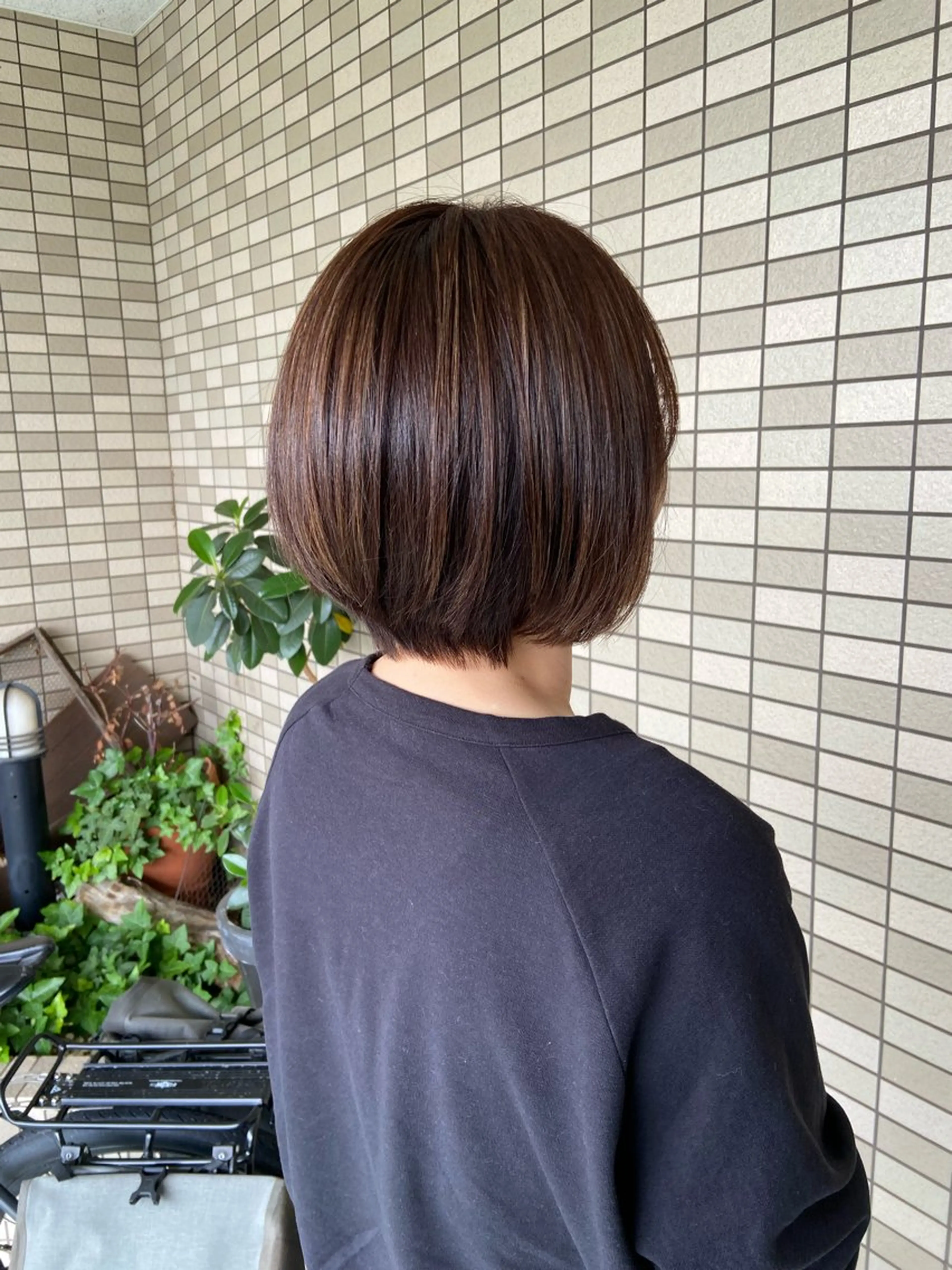 ショート カラー ショートボブ 丸みショート ハイライトカラー ボブ ハイライト 大矢 萌美のヘアスタイル