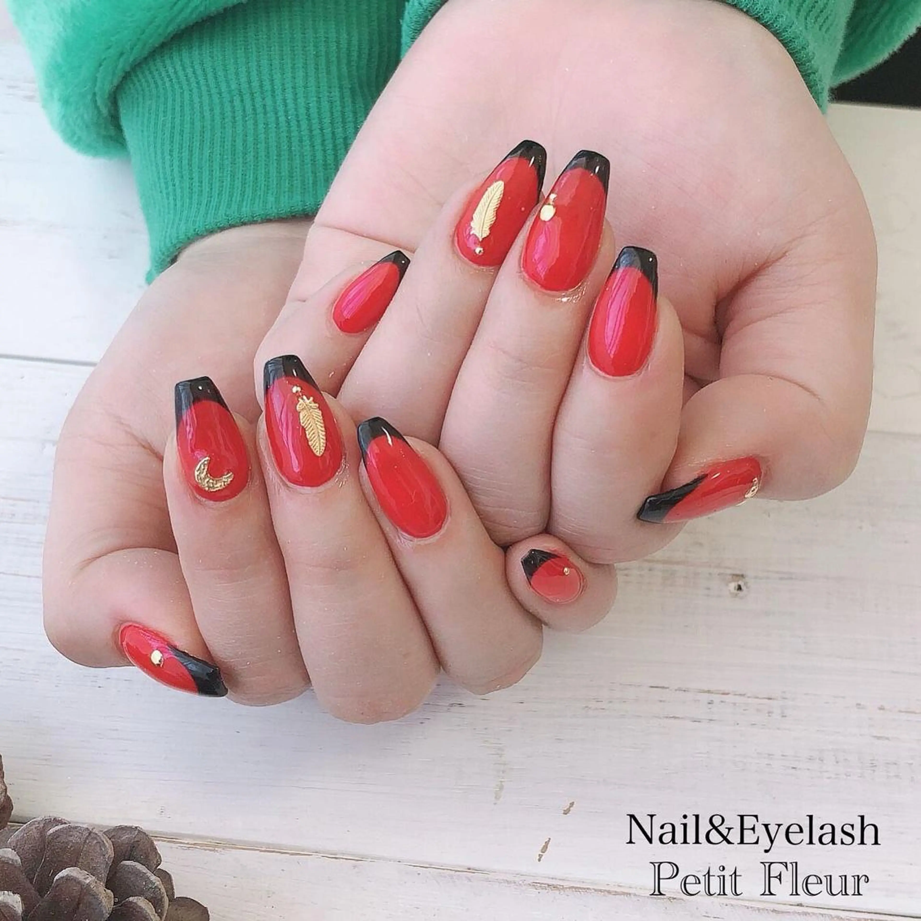 ネイル Petit Fleur所属・青柳 亜梨奈のマツエク・マツパデザイン
