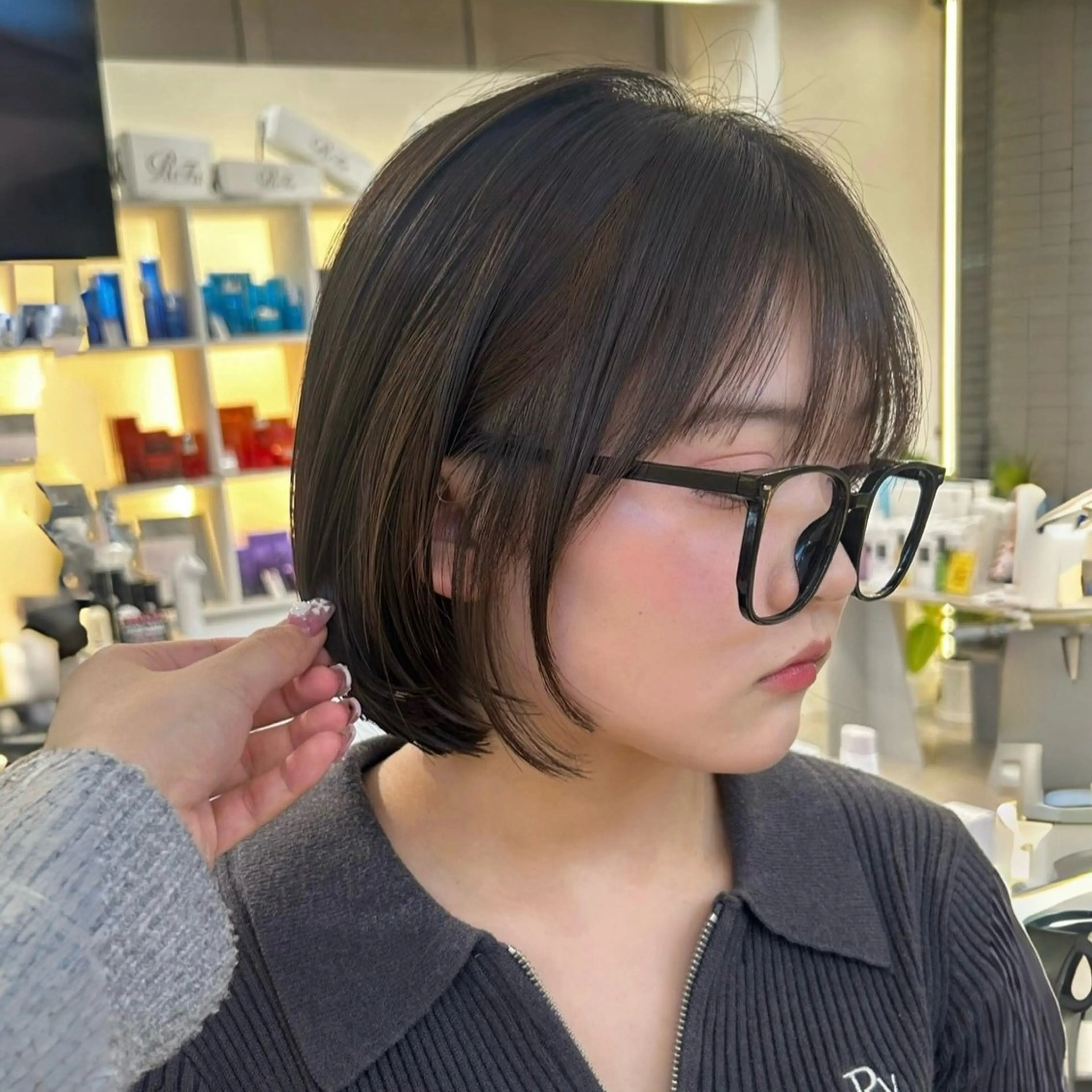 ショート カット ヘアカラー トリートメント Ayaka🖤 ブリーチなしカラーのヘアスタイル