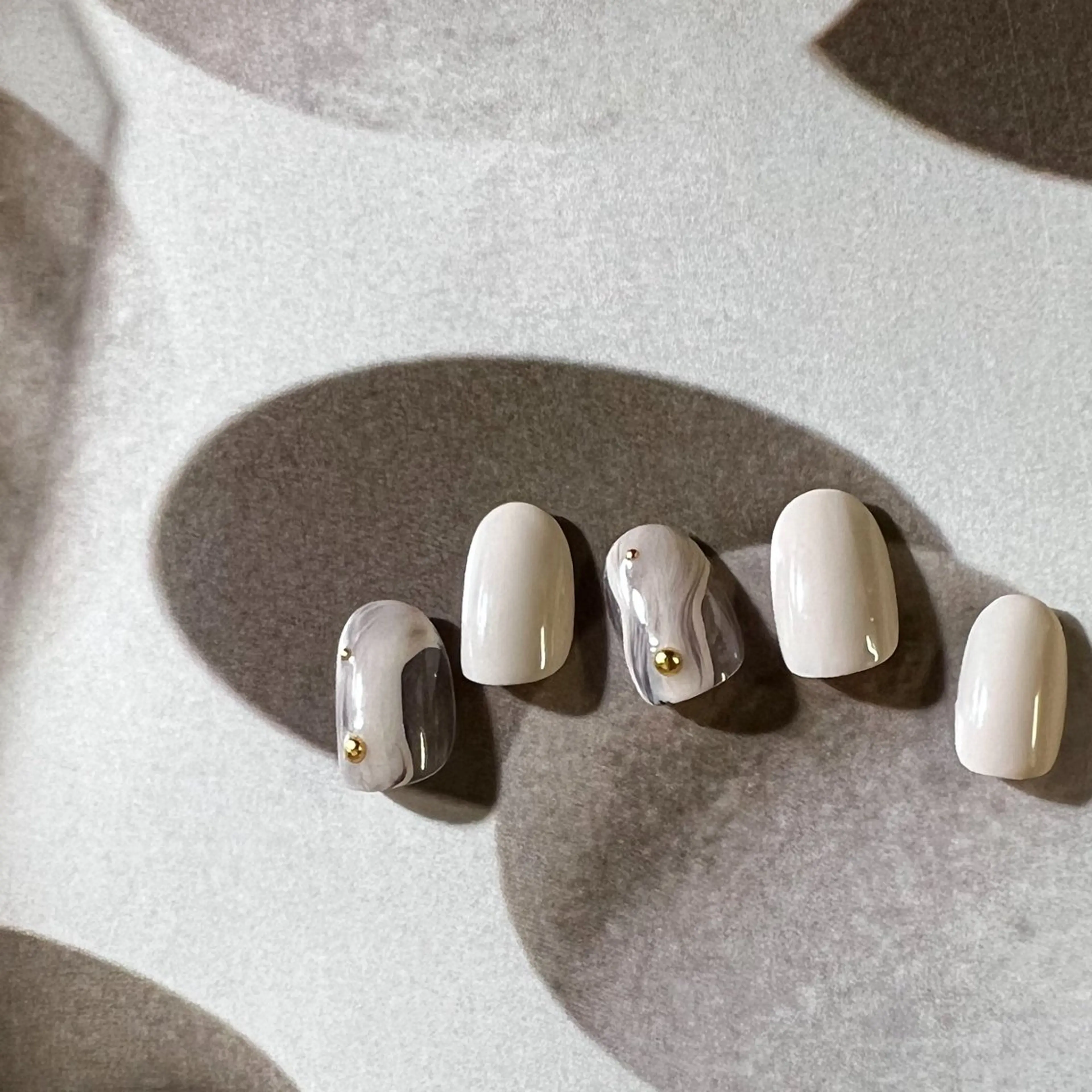 ネイル ニュアンスネイル シンプルネイル 冬ネイル ハンドネイル pointillé .ayaのネイルデザイン