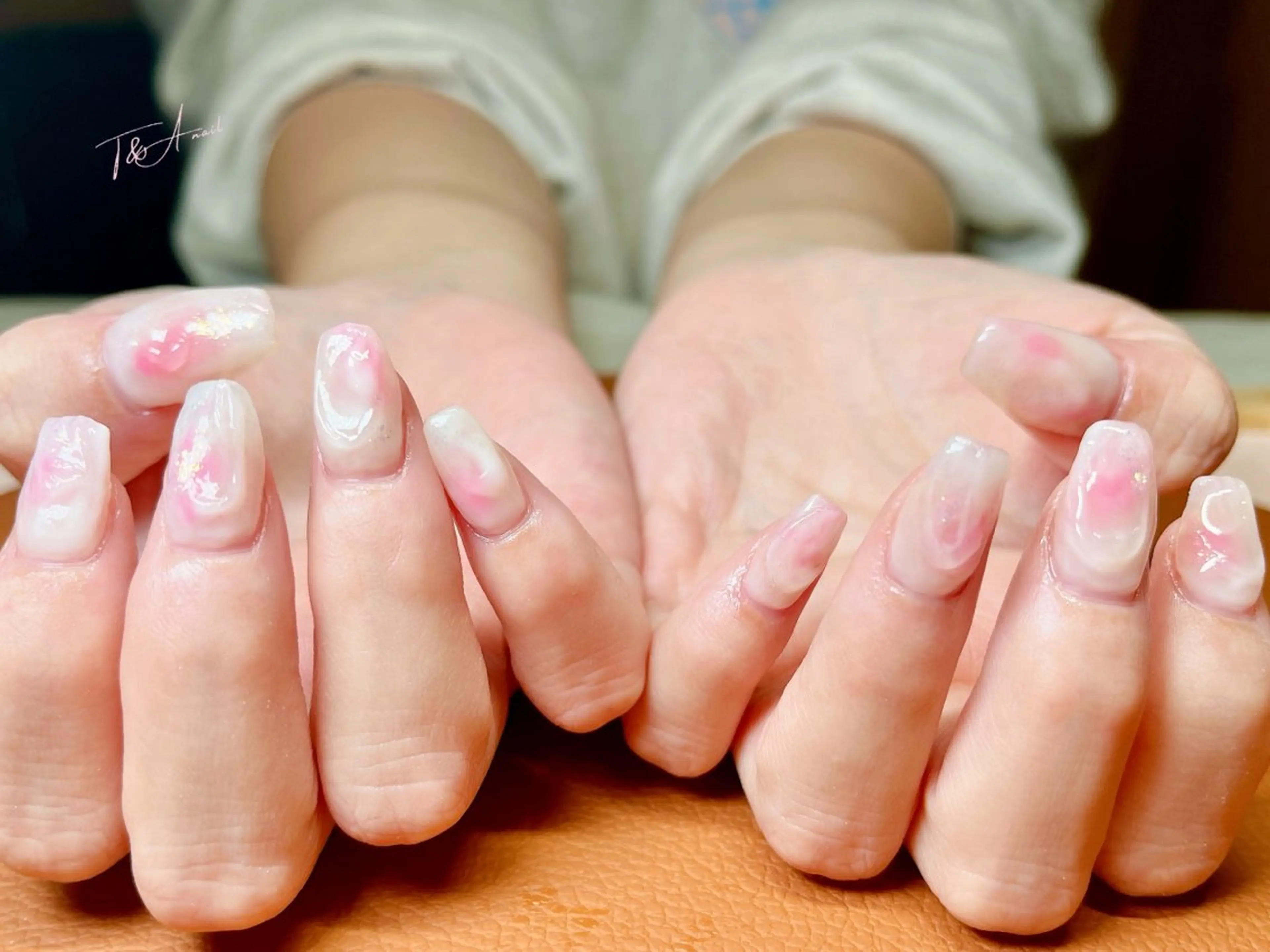 ネイル 長さ出し ジェルネイル 氷ネイル・うるうるネイル ニュアンスネイル ピンク ハンドネイル T&A nailのネイルデザイン