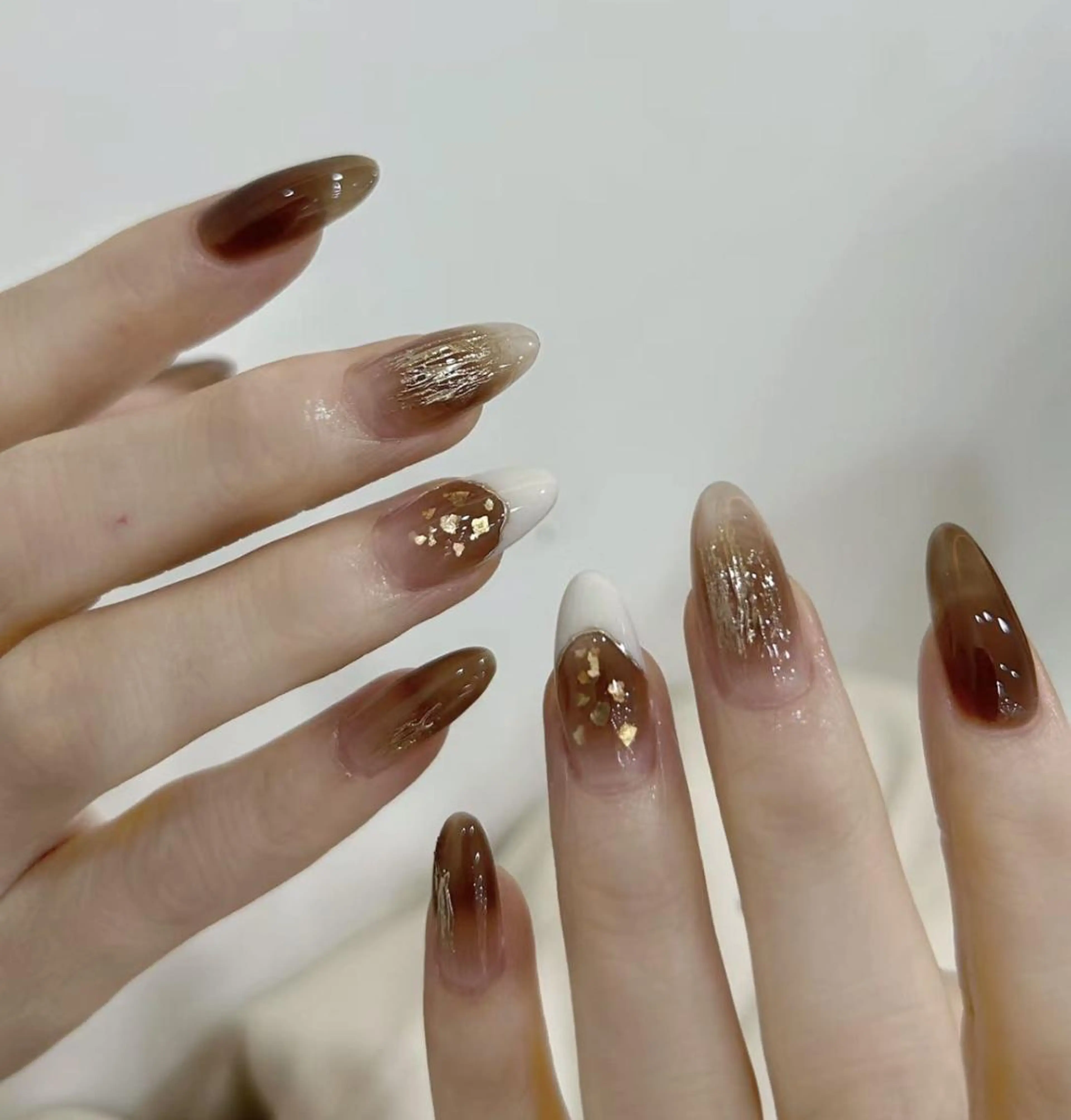 ネイル アートネイル 長さ出し ネイルチップ Queens テイのネイルデザイン