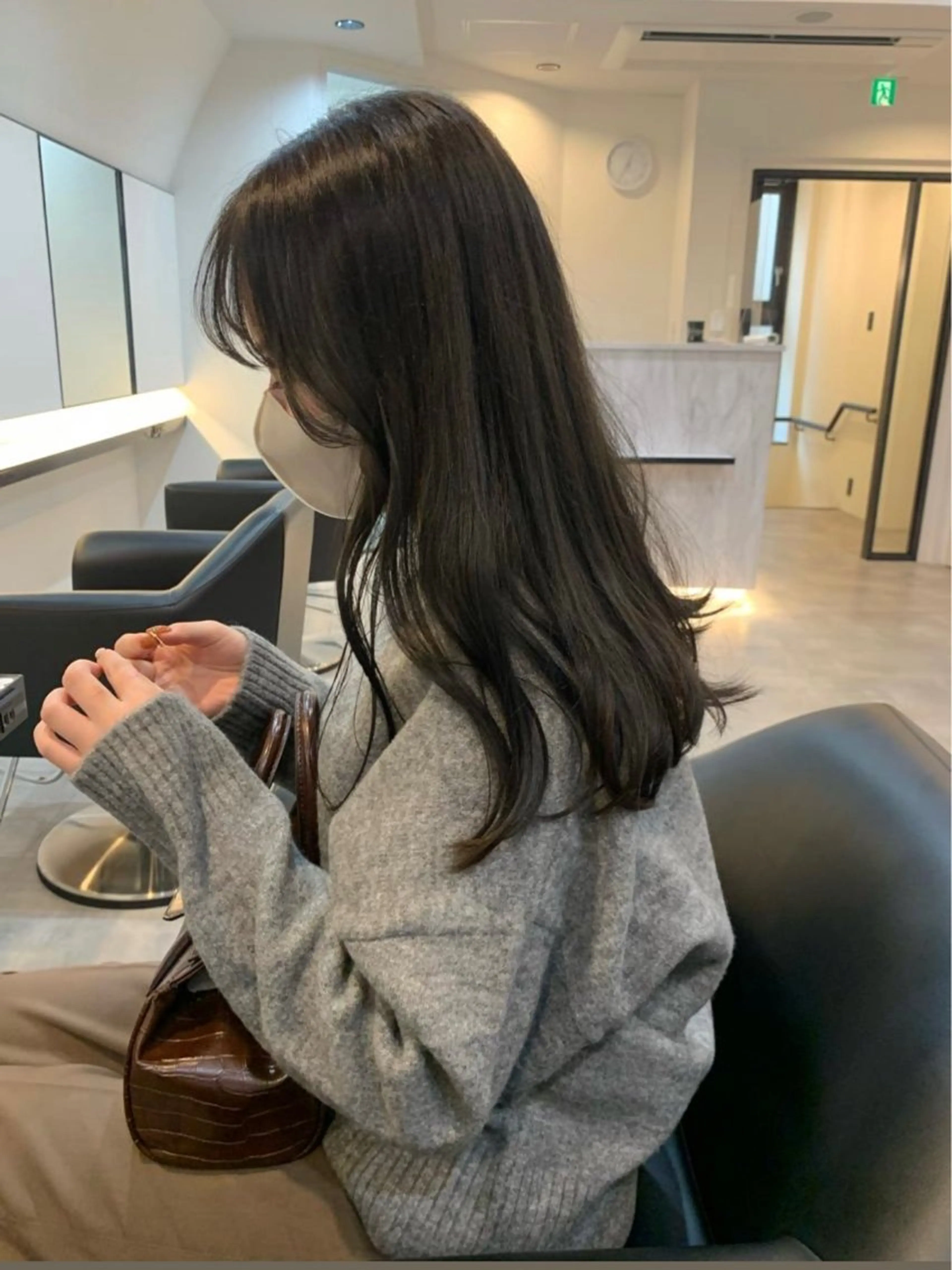 セミロング カラー 透明感カラー グレージュ オリーブグレージュ オリーブグレー カット ヘアカラー トリートメント 落合希 Olivebeigeのヘアスタイル