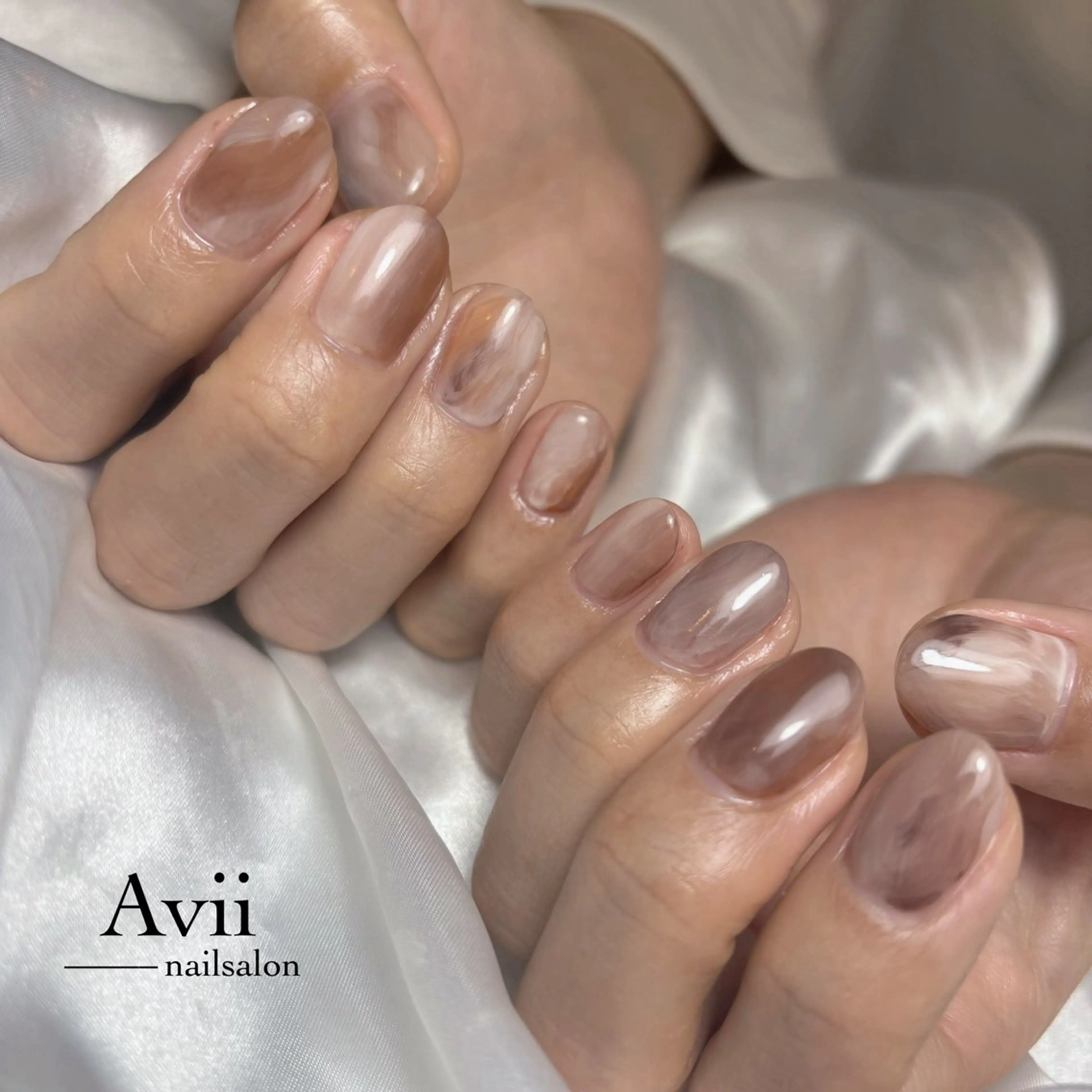 ネイル ニュアンスネイル うるつやネイル🫧 Amiのネイルデザイン