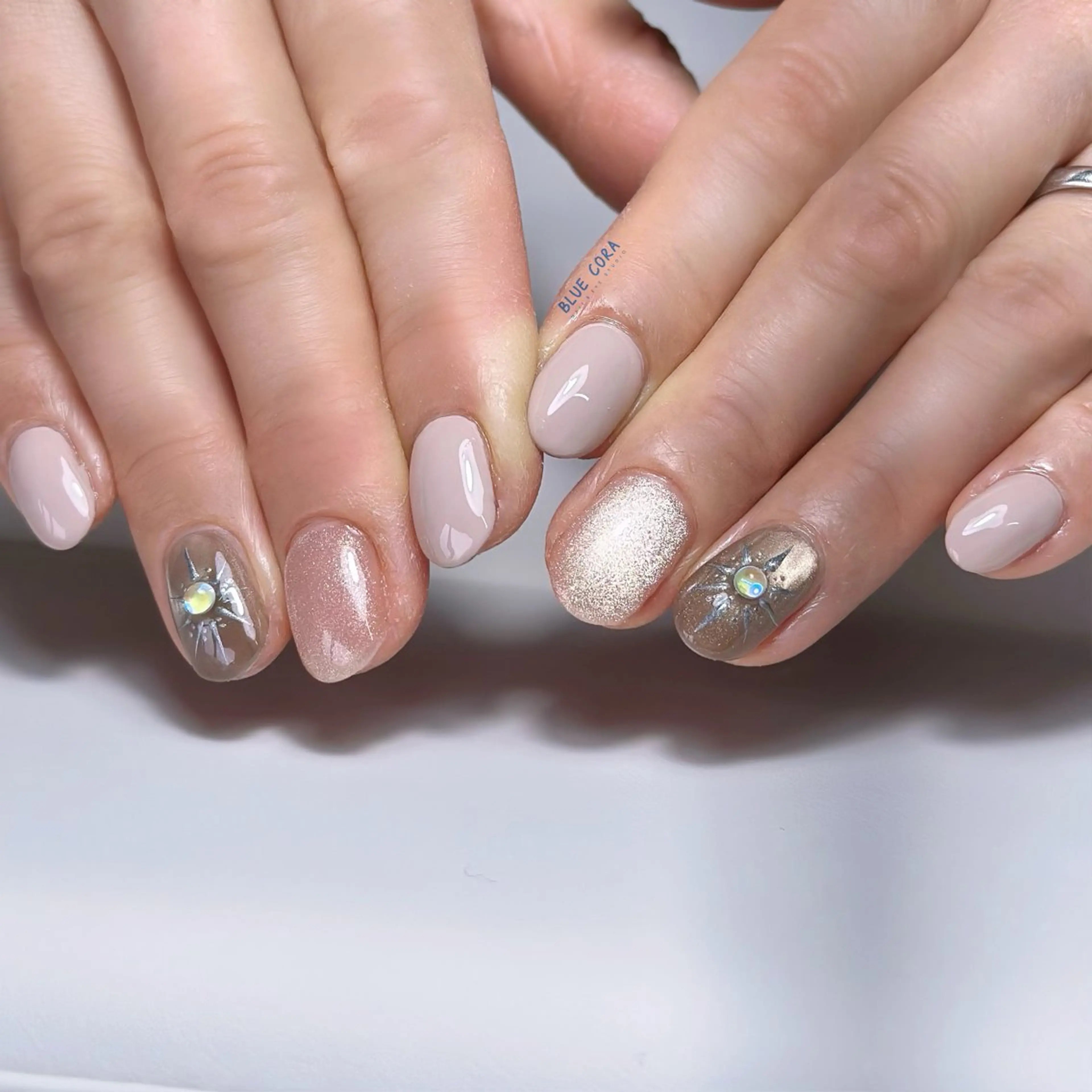 ネイル マグネットネイル マットネイル ハンドネイル ハンドケア BLUE CORAのネイルデザイン