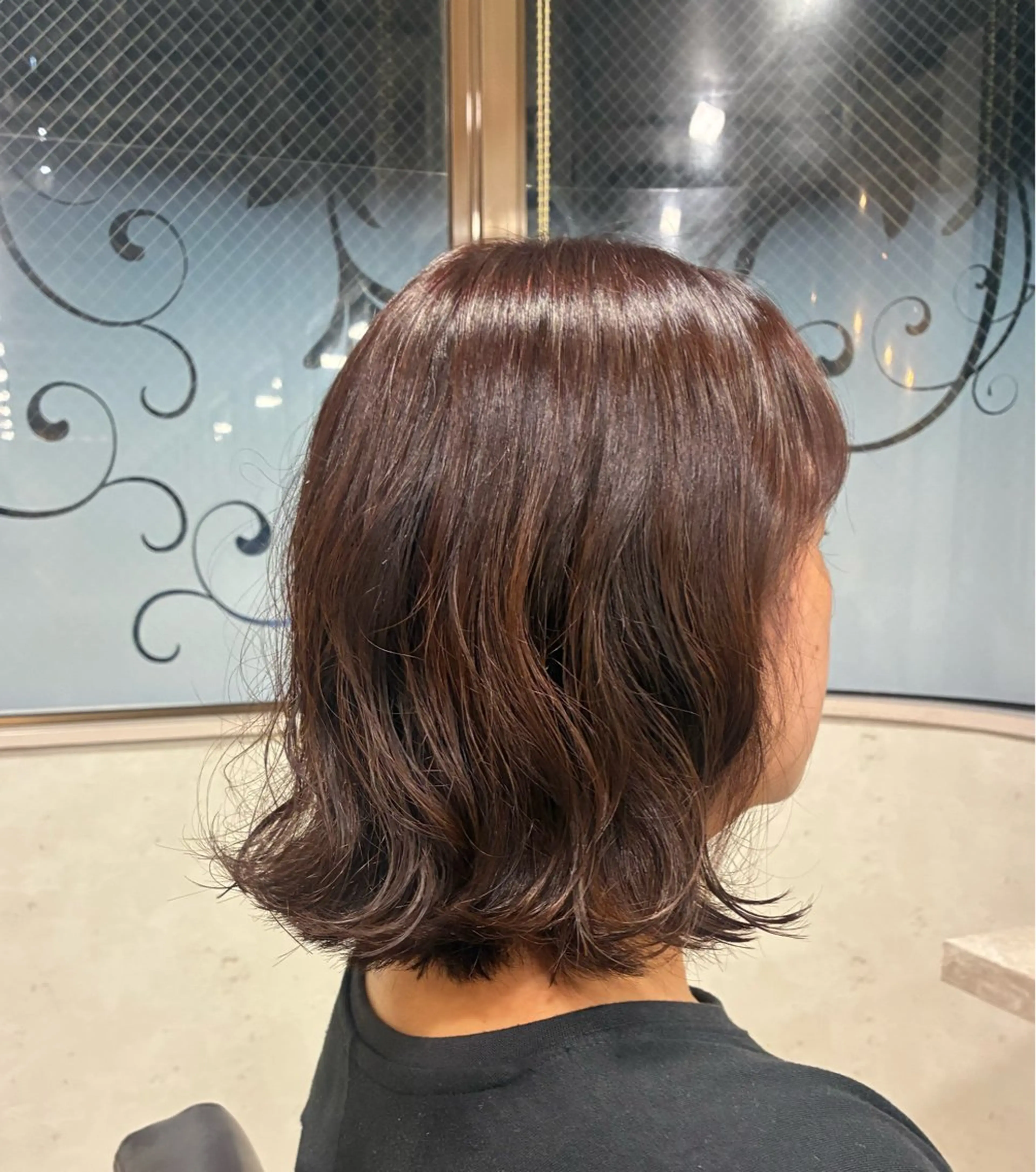 ミディアム カラー 切りっぱなしボブ ミディアムパーマ ボブ 髪質改善 TOMOMIのヘアスタイル