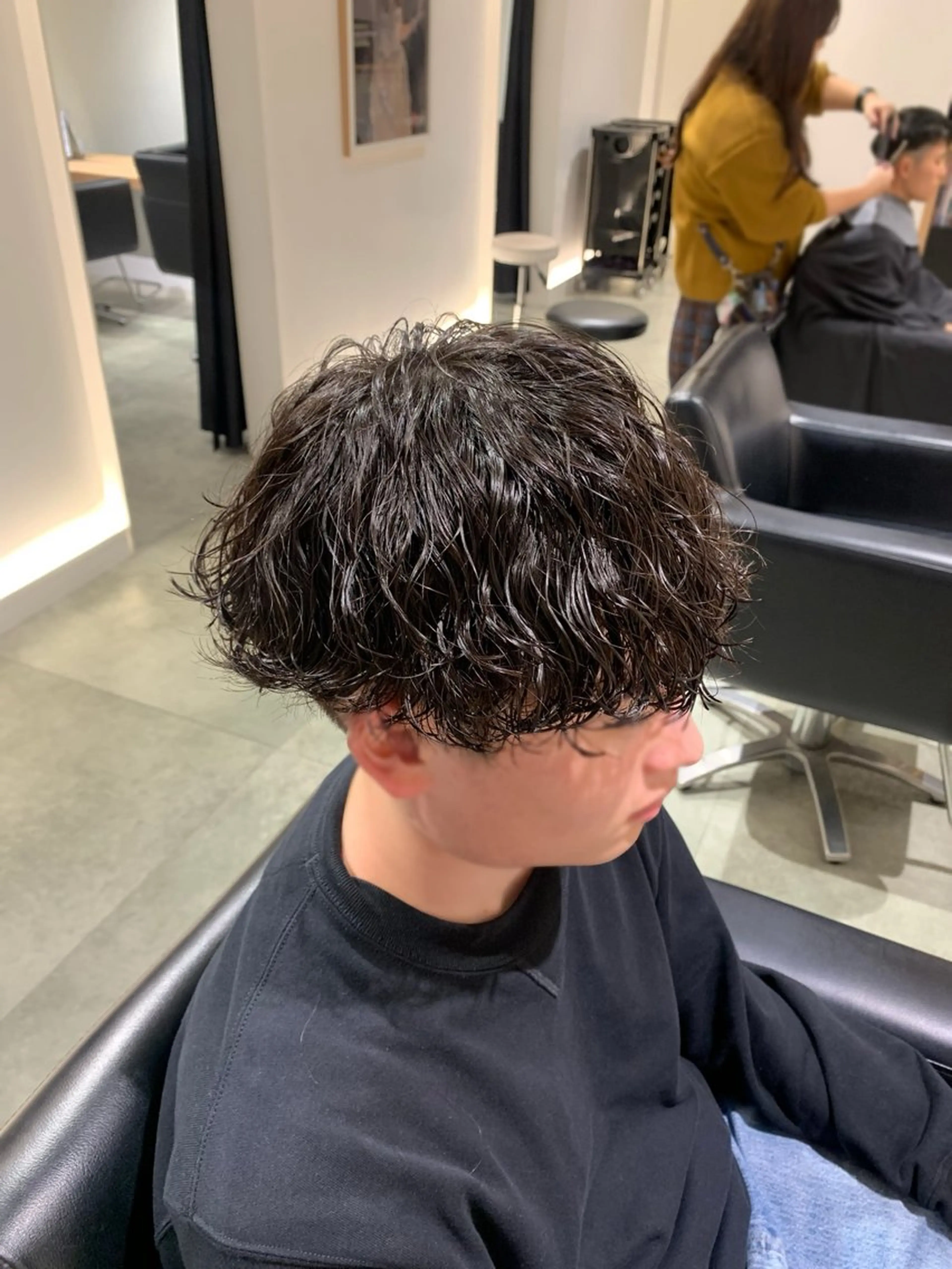 ショート パーマ メンズ メンズパーマ 波巻きパーマ メンズカット・ パーマ🎈はなさかのヘアスタイル