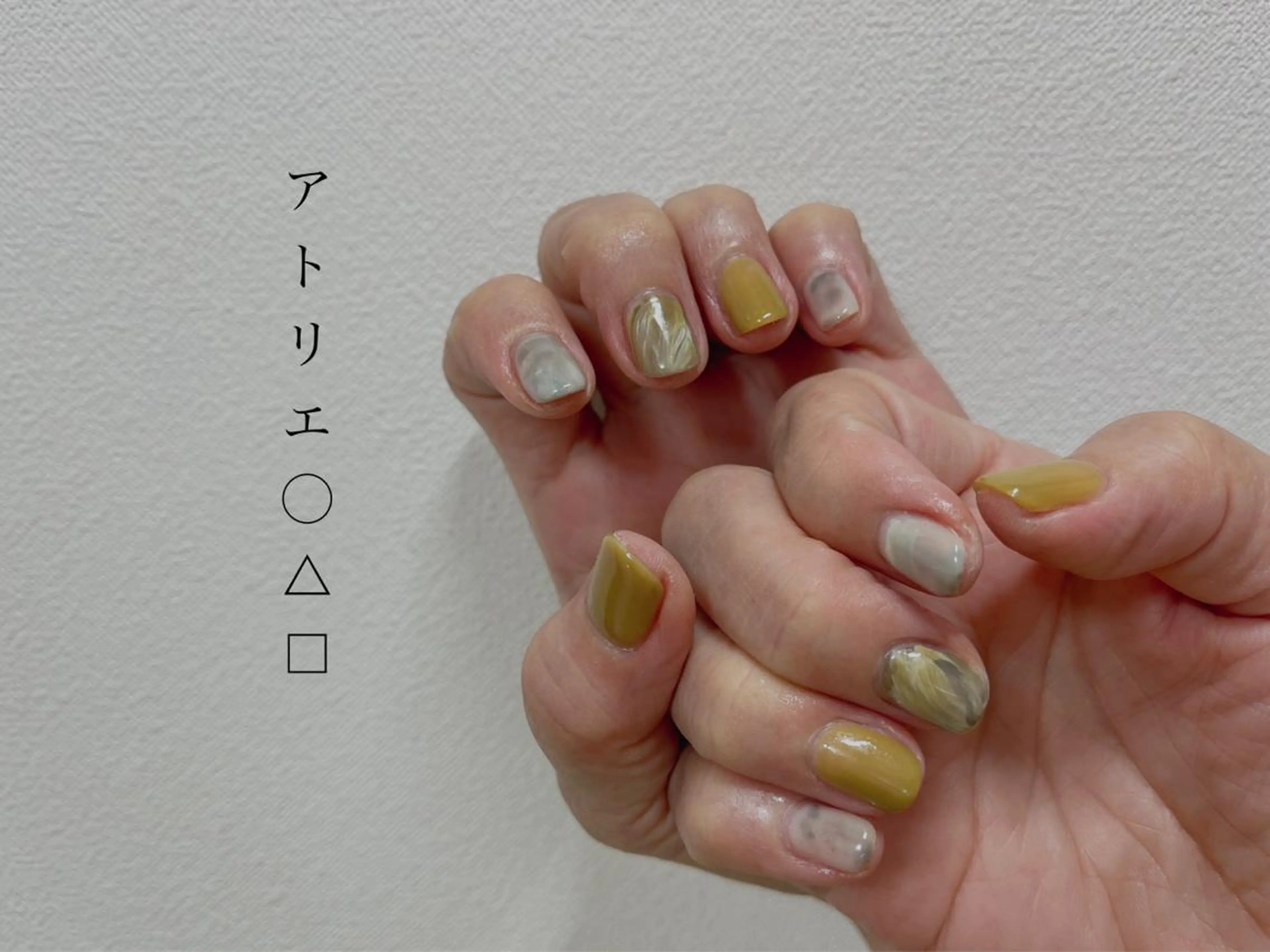ネイル 黄色 ハンドネイル アトリエ ○△□のネイルデザイン