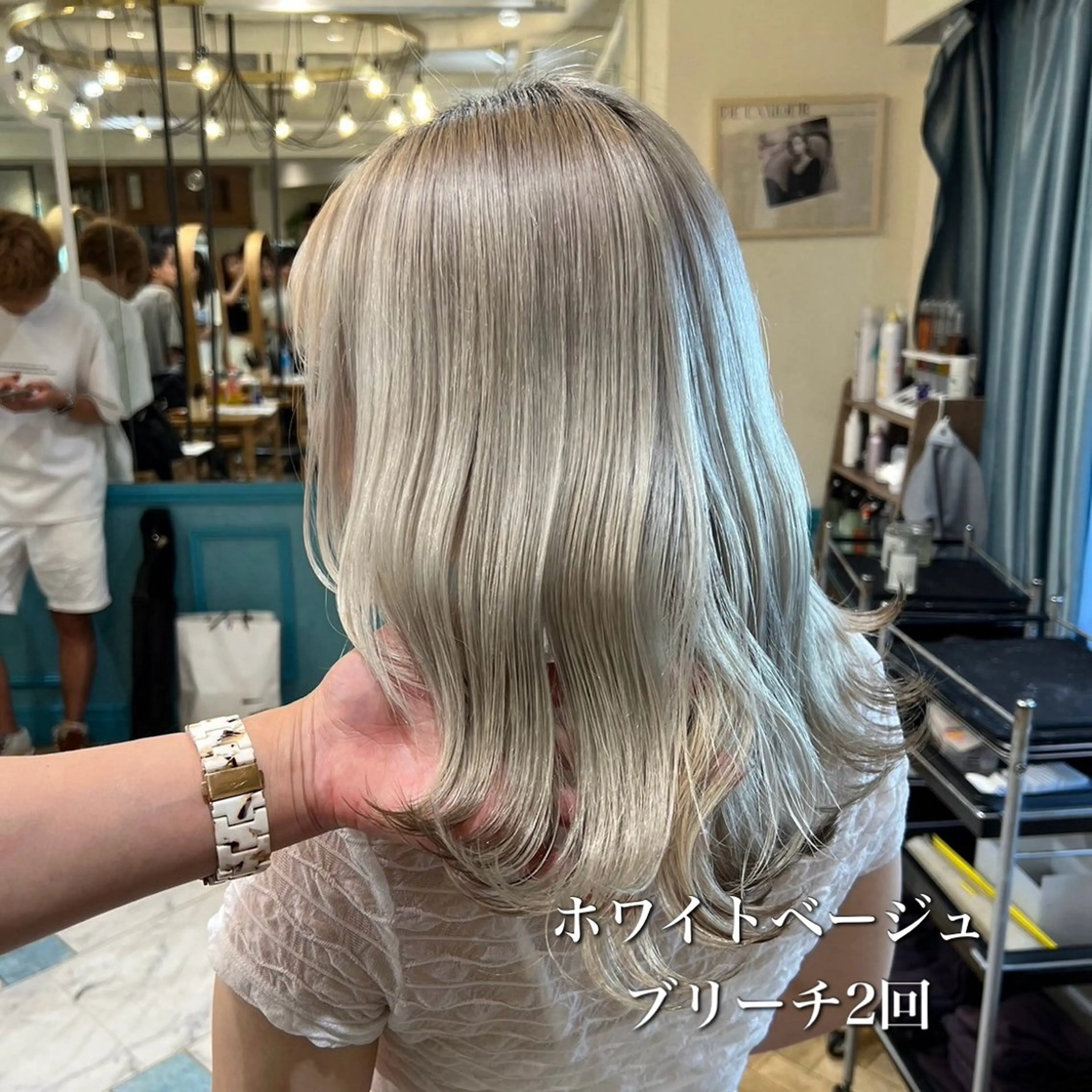セミロング カラー ベージュカラー ブリーチ ハイトーンカラー ホワイトベージュ カット ヘアカラー トリートメント ブリーチ特化 梅田本多翔のヘアスタイル
