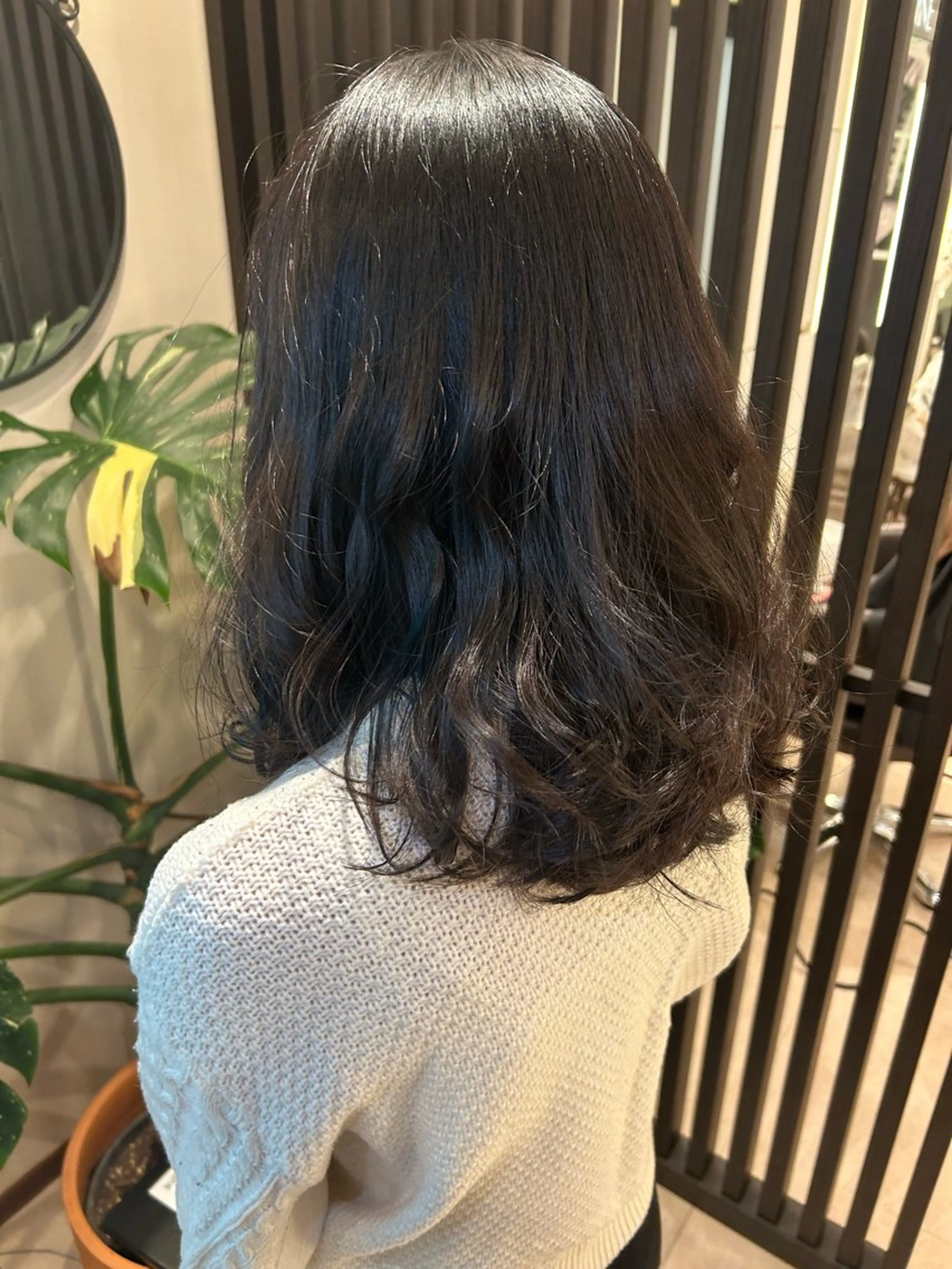 セミロング カット 山本 美幸のヘアスタイル