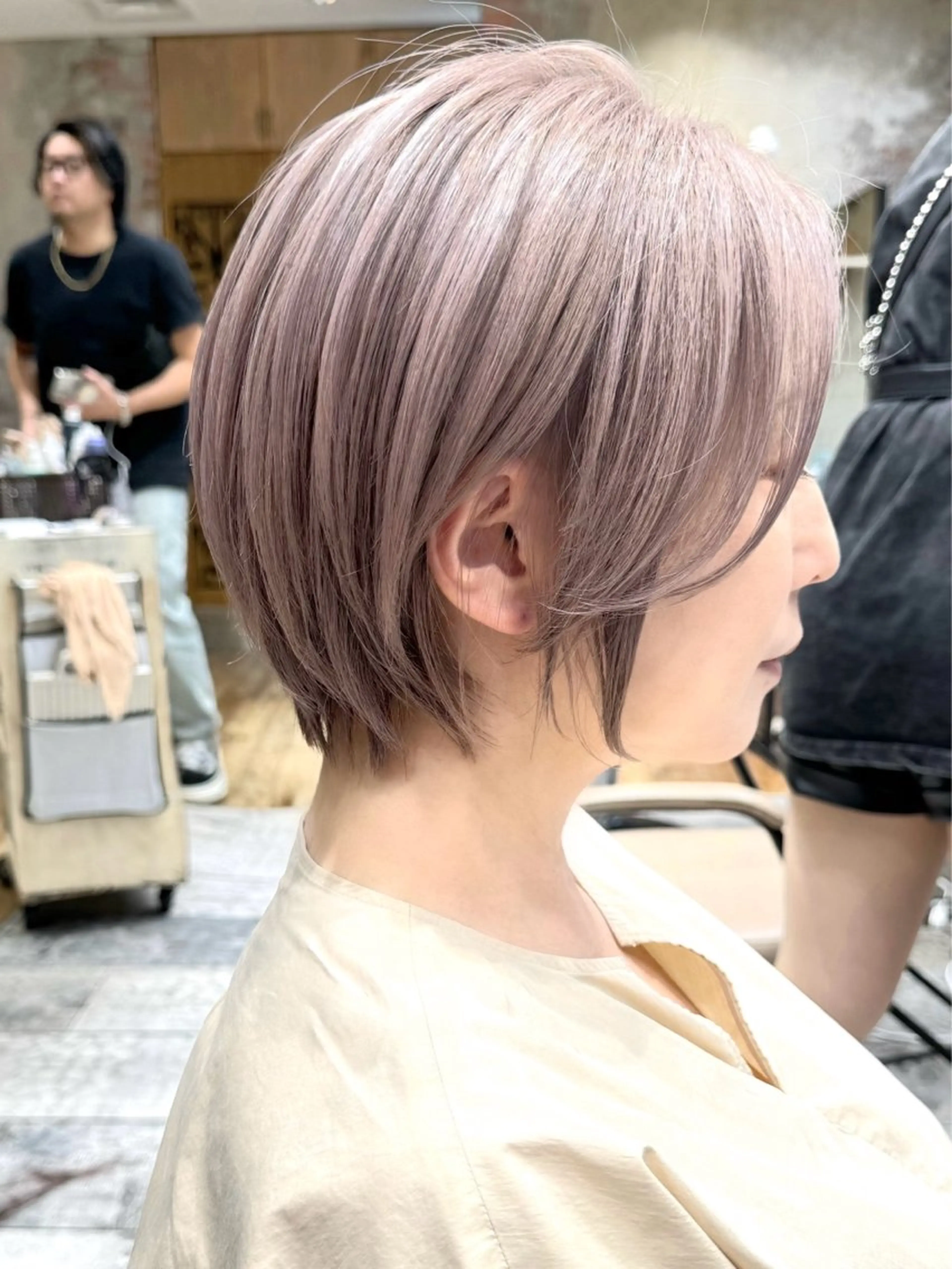 ショート カラー カット ヘアカラー トリートメント 💍新宿ショート 💍岩田莉奈のヘアスタイル