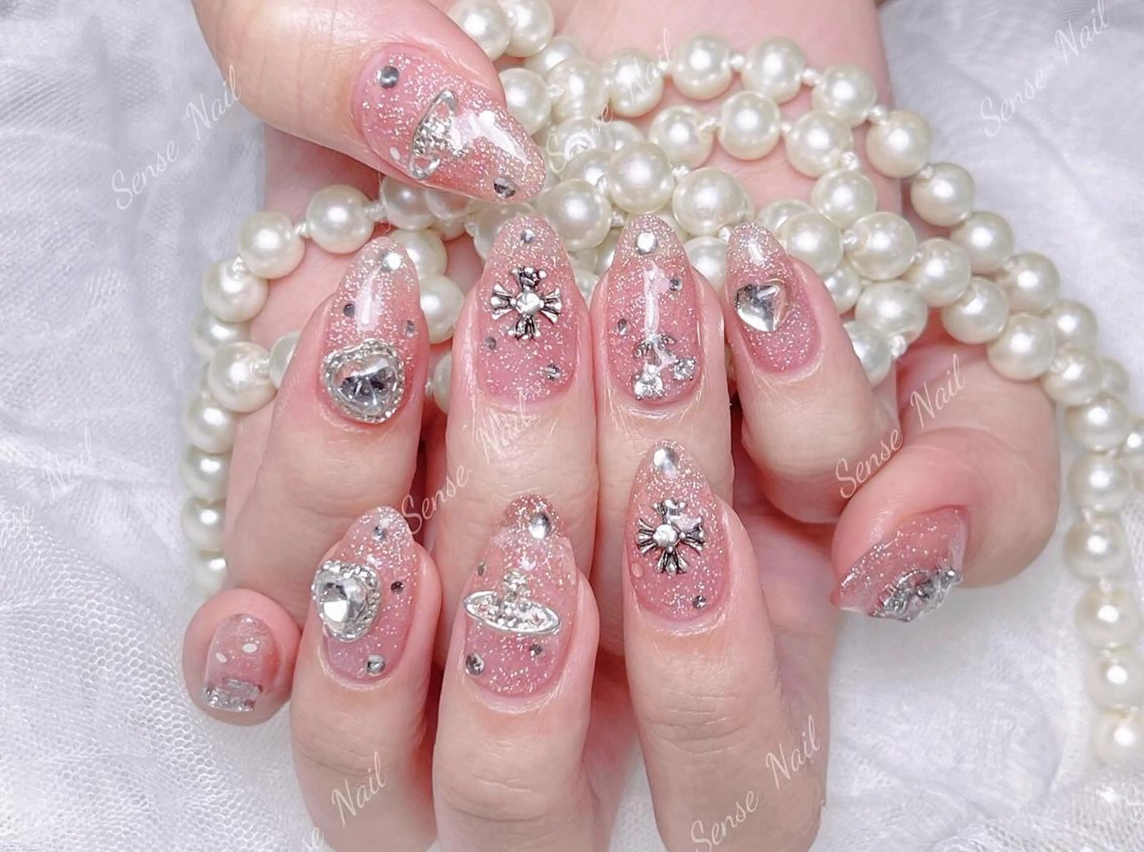 ネイル Queening 🦋のネイルデザイン