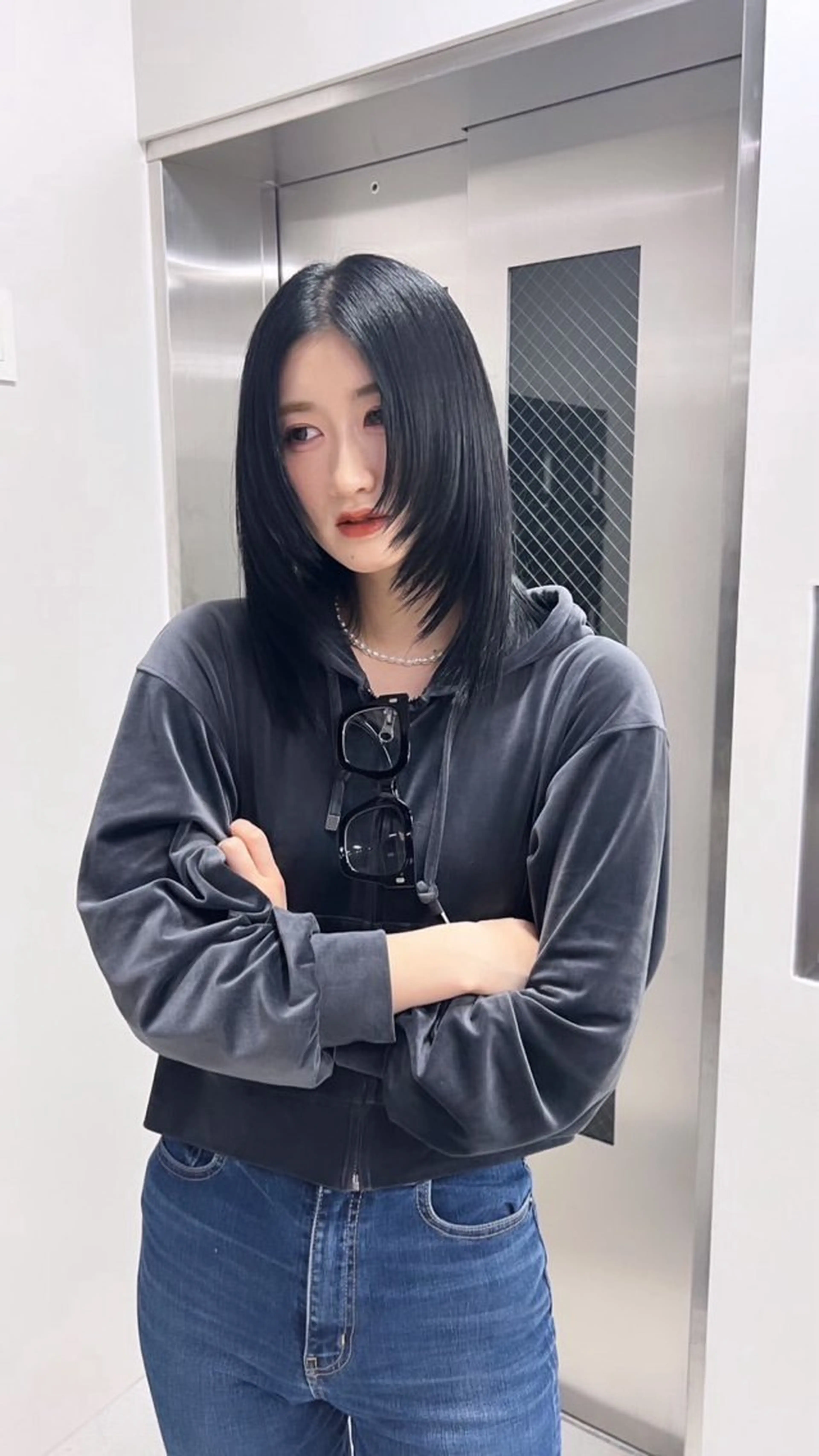 セミロング カラー 黒髪 ブルーカラー ブルーブラック 透明感カラー カット 縮毛矯正 韓国レイヤー/ 縮毛矯正🎀minaのヘアスタイル