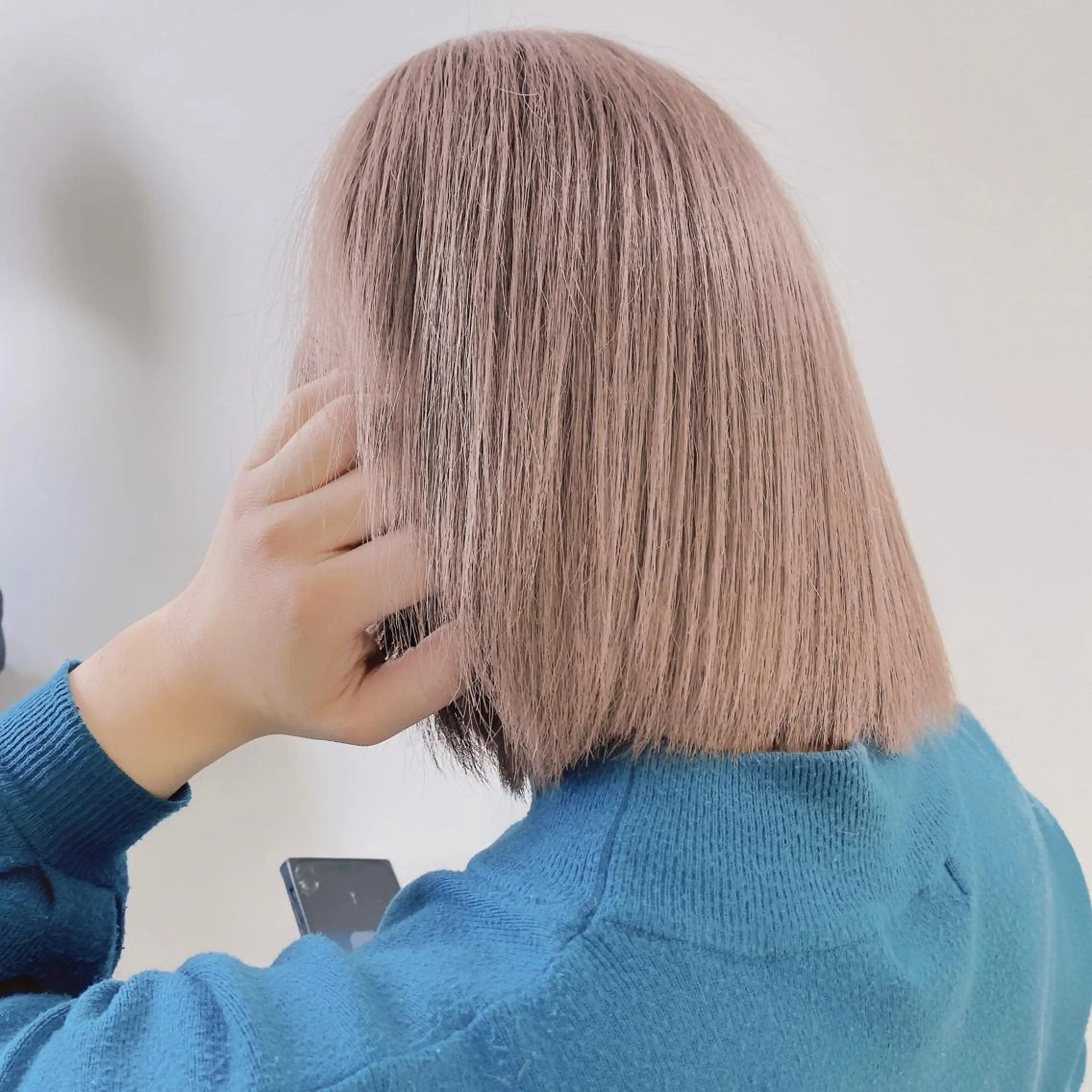 セミロング カラー ヘアカラー 艶髪レイヤーの王 また復活の大澤竜馬のヘアスタイル