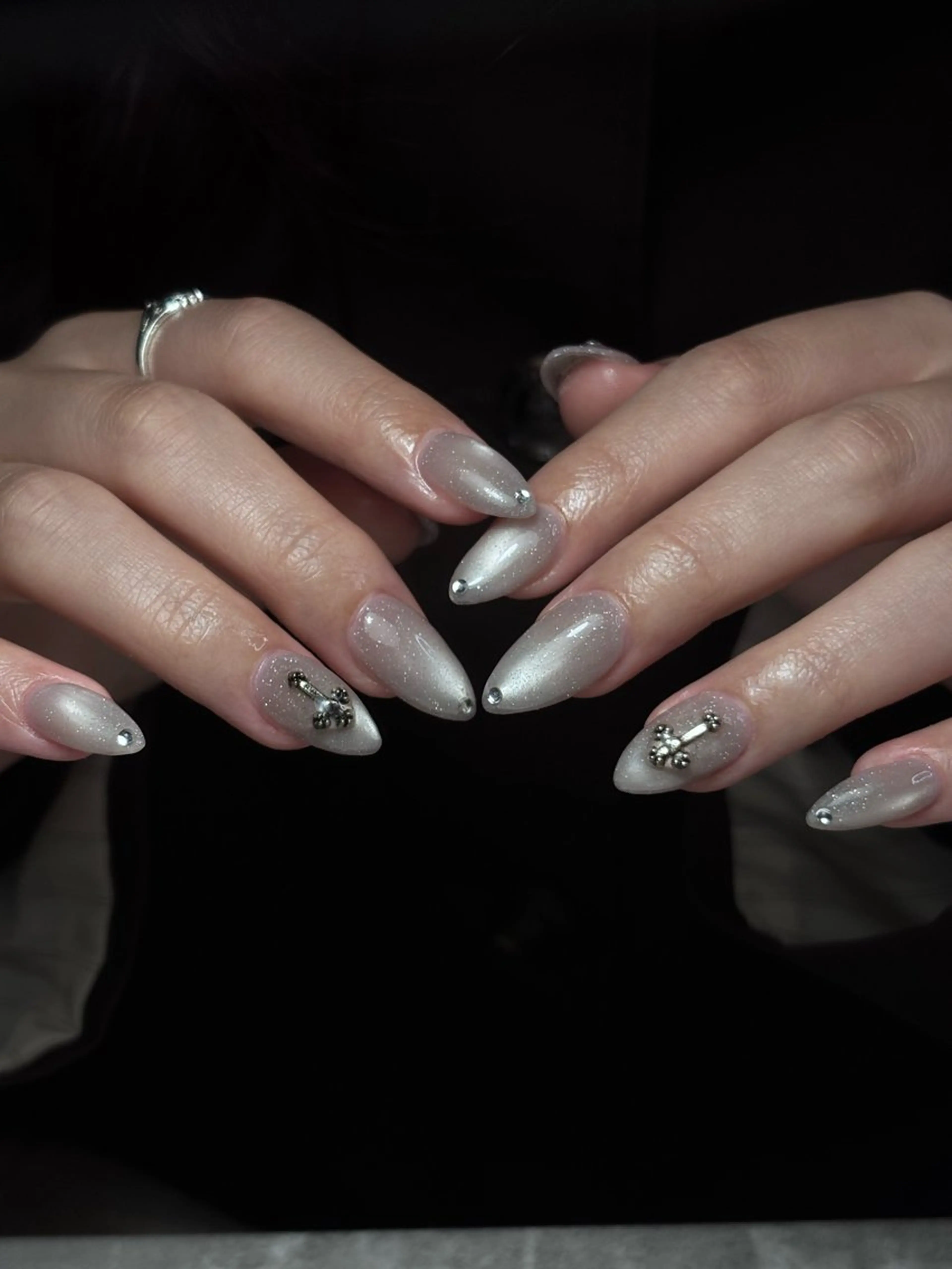 ネイル マグネットネイル シルバー ハンドネイル mood mitsukiのネイルデザイン