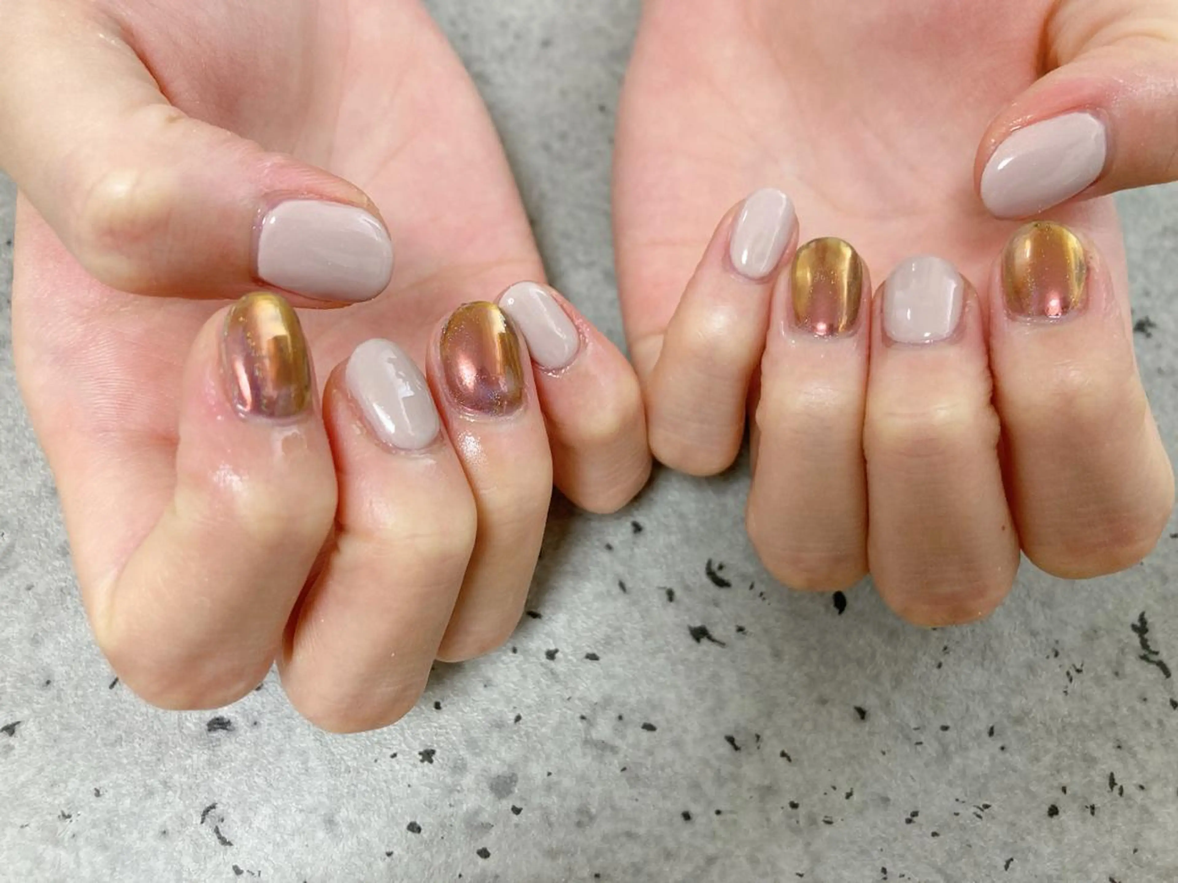 ネイル ミラーネイル ワンカラーネイル ハンドネイル mogunail &blowのネイルデザイン