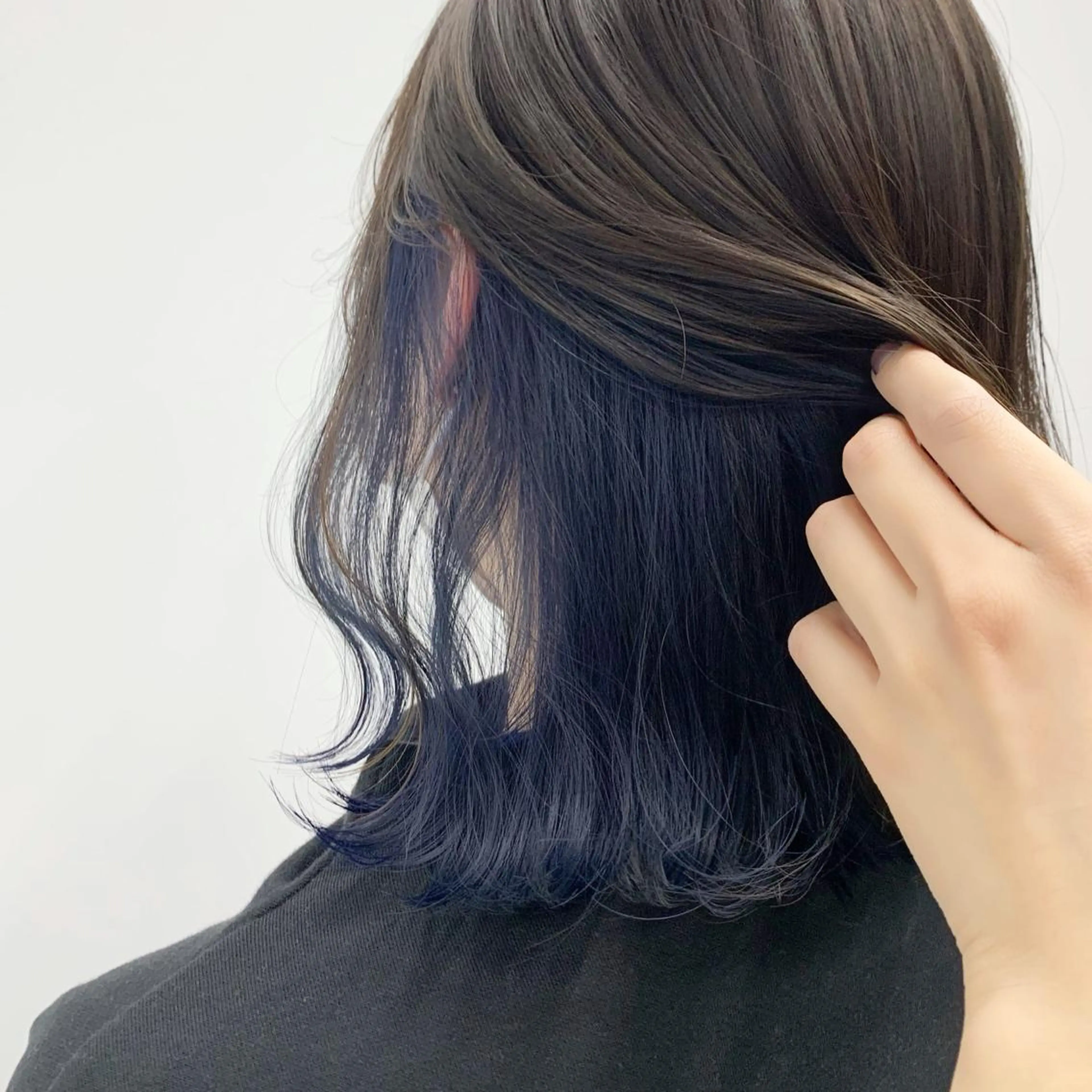 ミディアム カラー ヘアアレンジ ブルーカラー インナーカラー ネイビーカラー ヘアカラー トリートメント ボブ×柔らかいカラー 🌷misaki𓍼のヘアスタイル