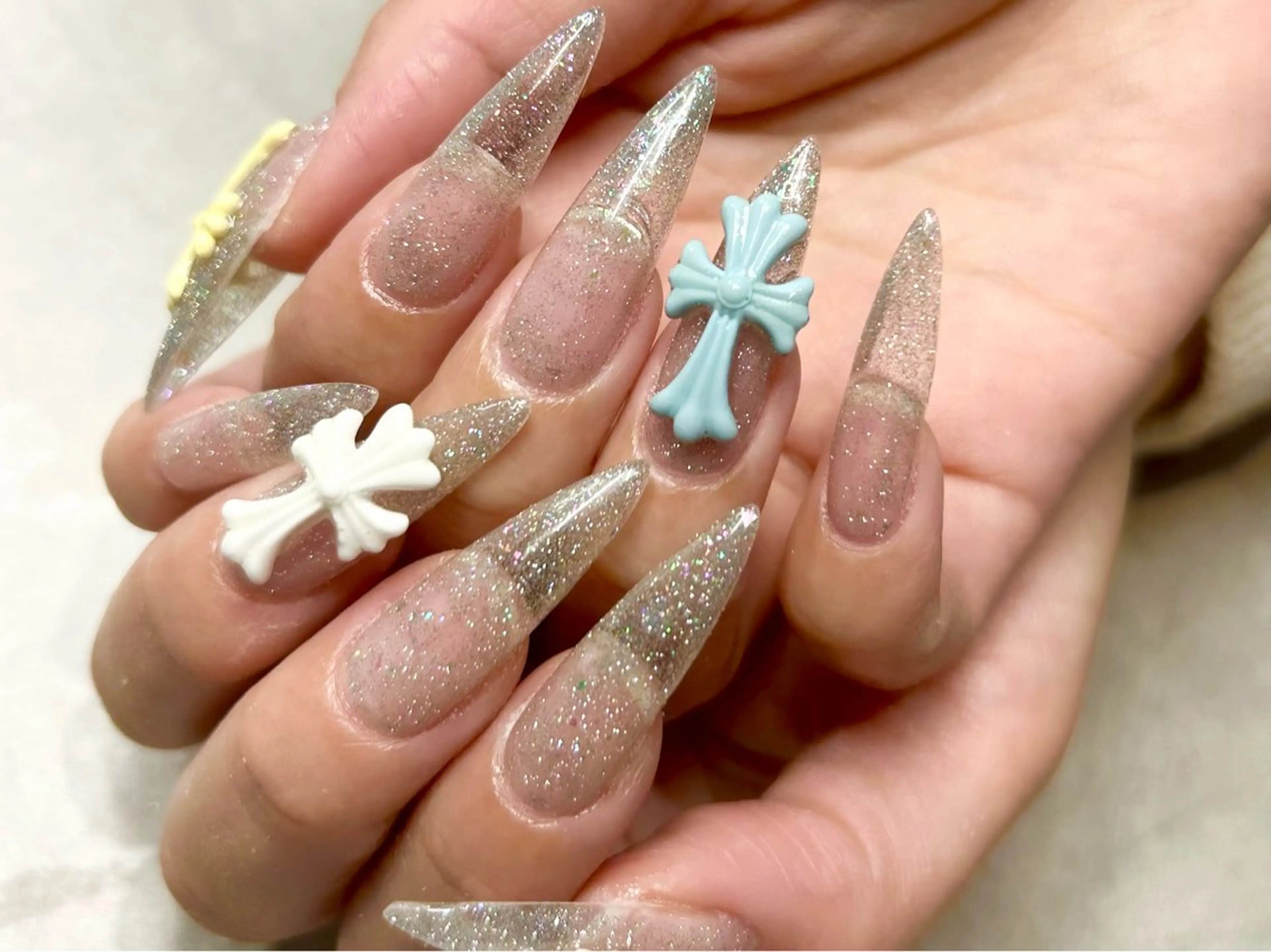 ✨超話題✨超人気クロムネイル✝️💅アプレ長さ出し10本ワンカラー×クロムモールドパーツ２つ付き💓の写真