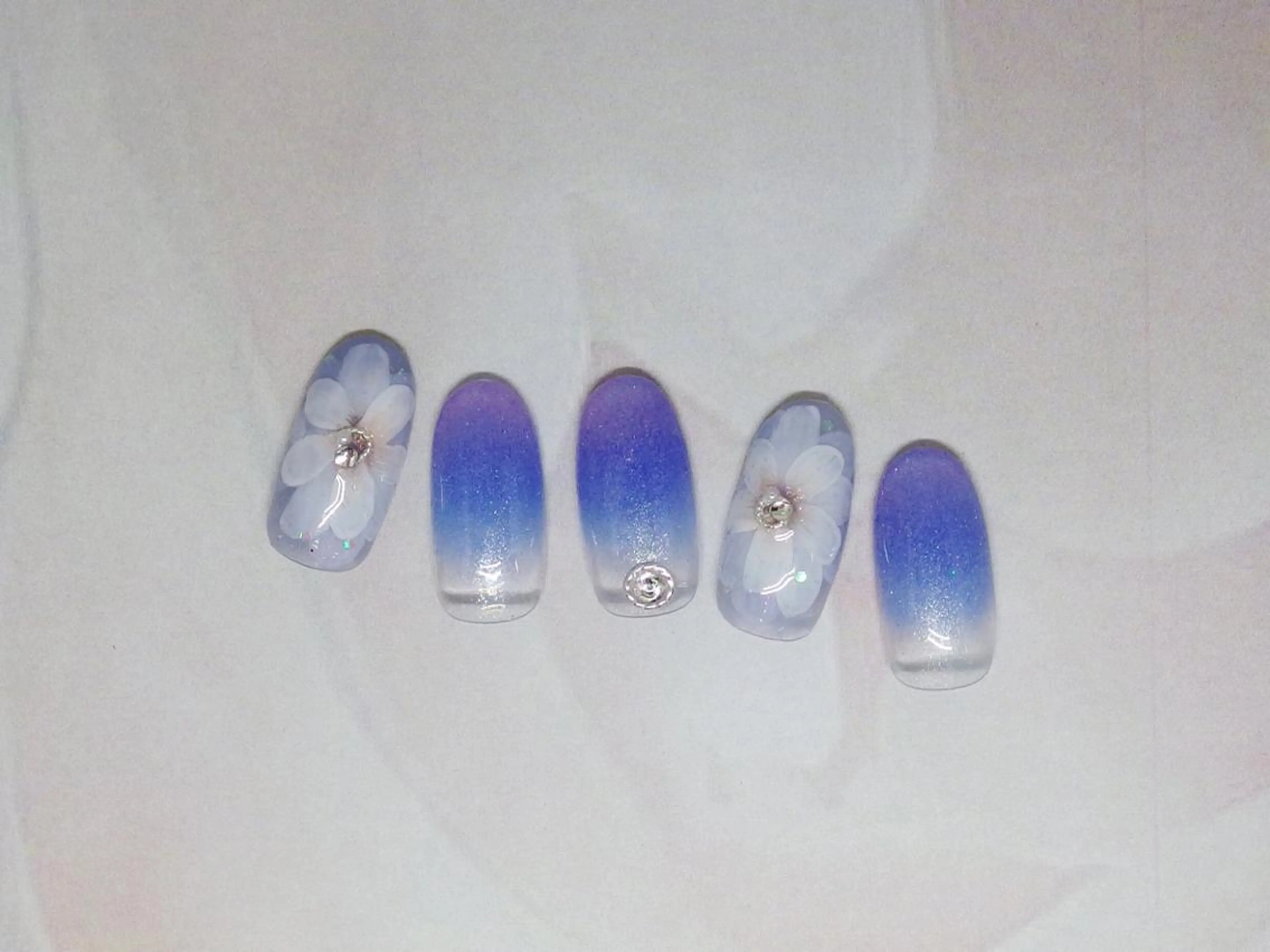 ネイル アートネイル フラワーネイル ハンドネイル ティーエヌ 金山駅東口店のネイルデザイン