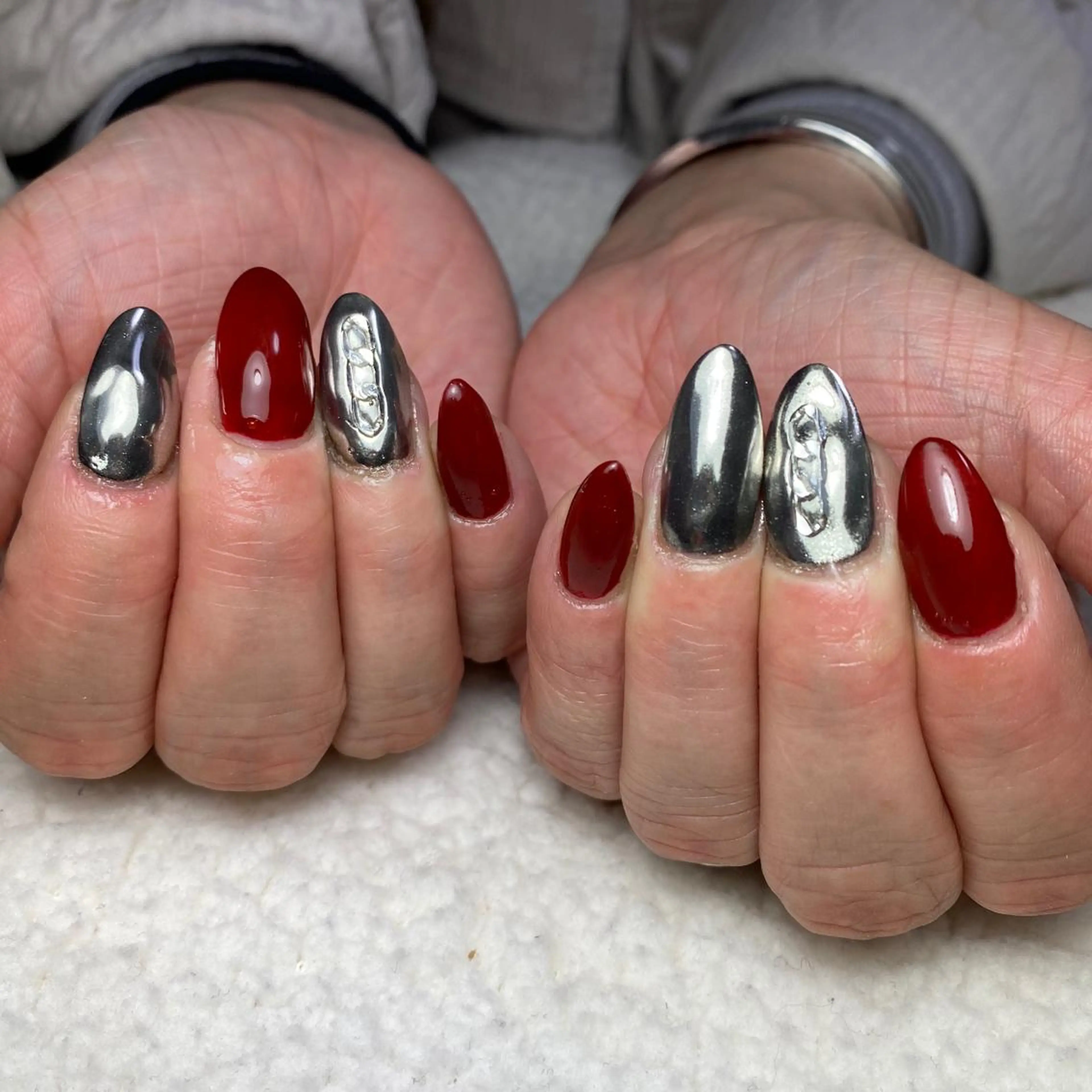 ネイル ボルドー ミラーネイル ハンドネイル COCO+所属・COCO +のエステ・リラクイメージ