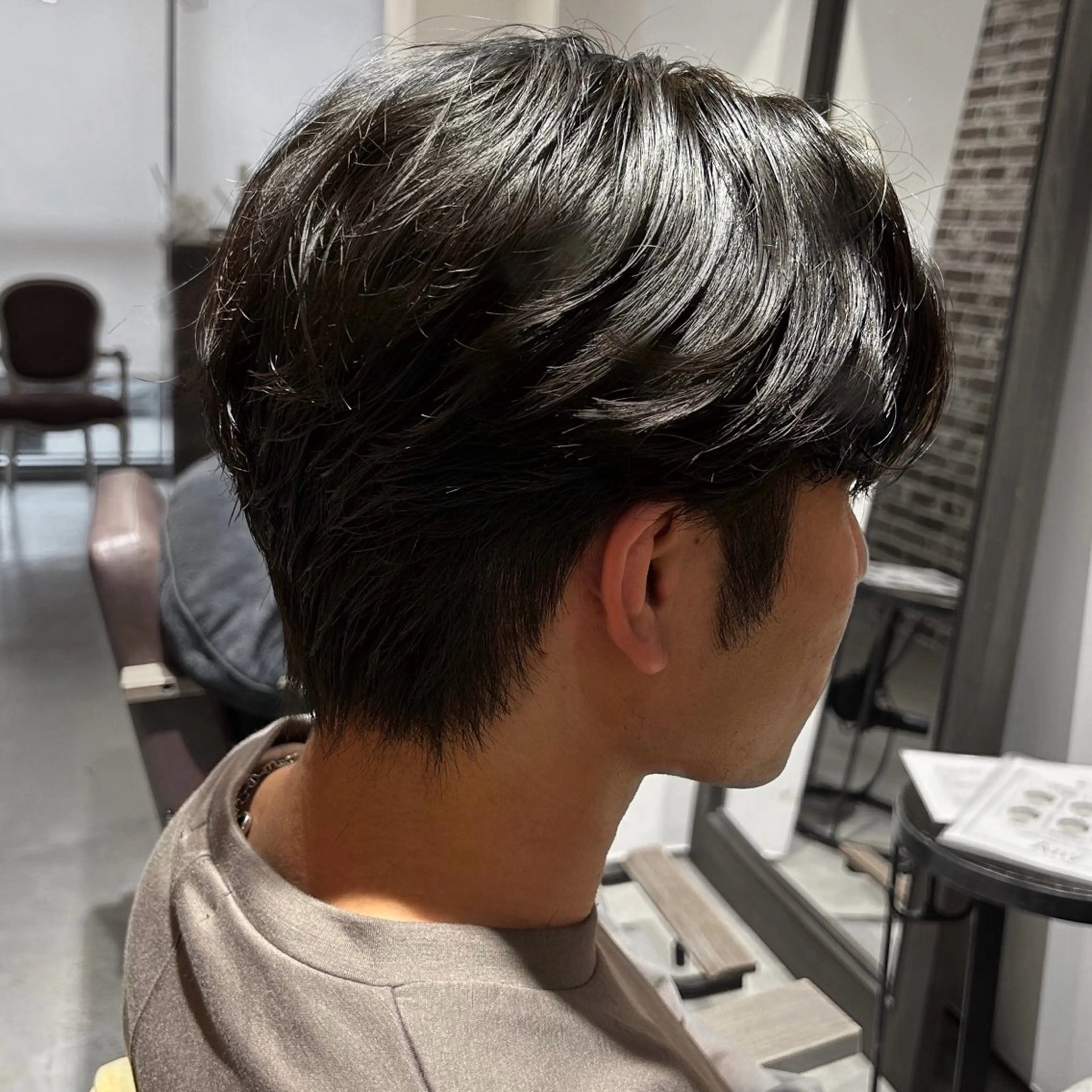 メンズ アイブロウ メンズパーマ メンズツイストパーマ 刈り上げ 波巻きパーマ メンズアイブロウ メンズ専門美容師 MIUのヘアスタイル