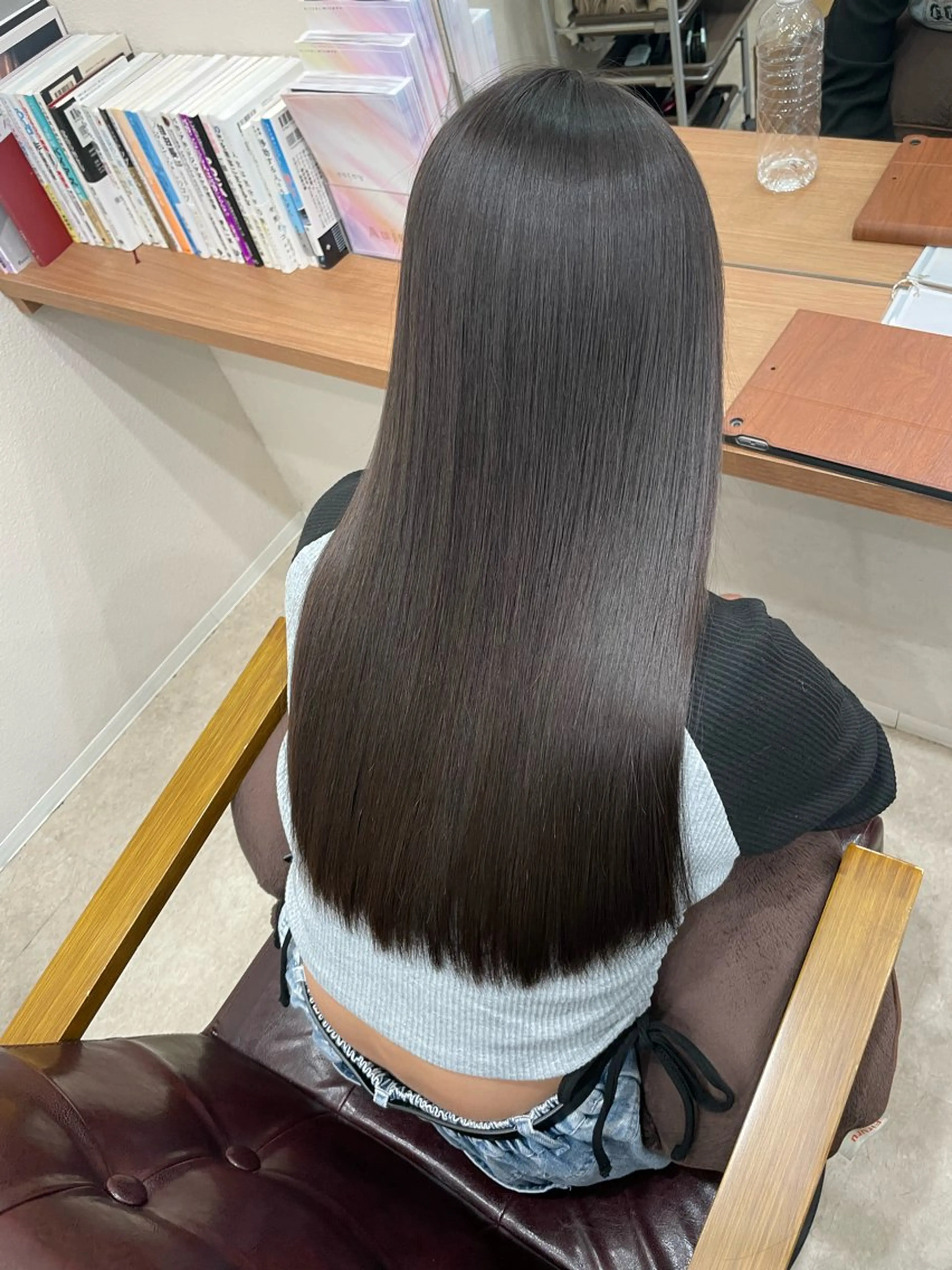 ロング 縮毛矯正 鈴木 梨瑚のヘアスタイル