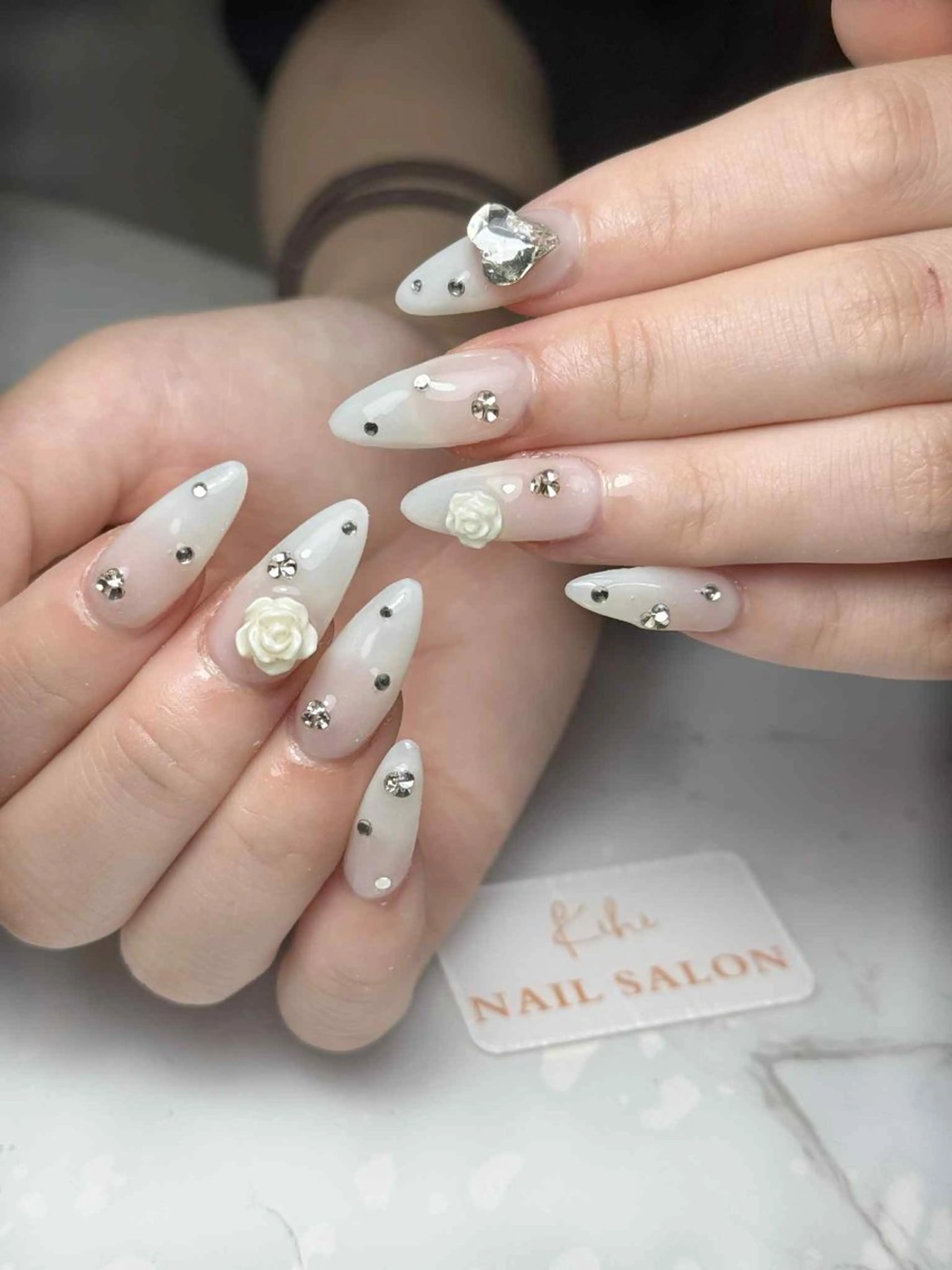 ネイル アートネイル フレンチネイル ジェルネイル グラデーション 韓国ネイル ハンドネイル ハンドケア さくら💮💮 【オフ無料】のネイルデザイン