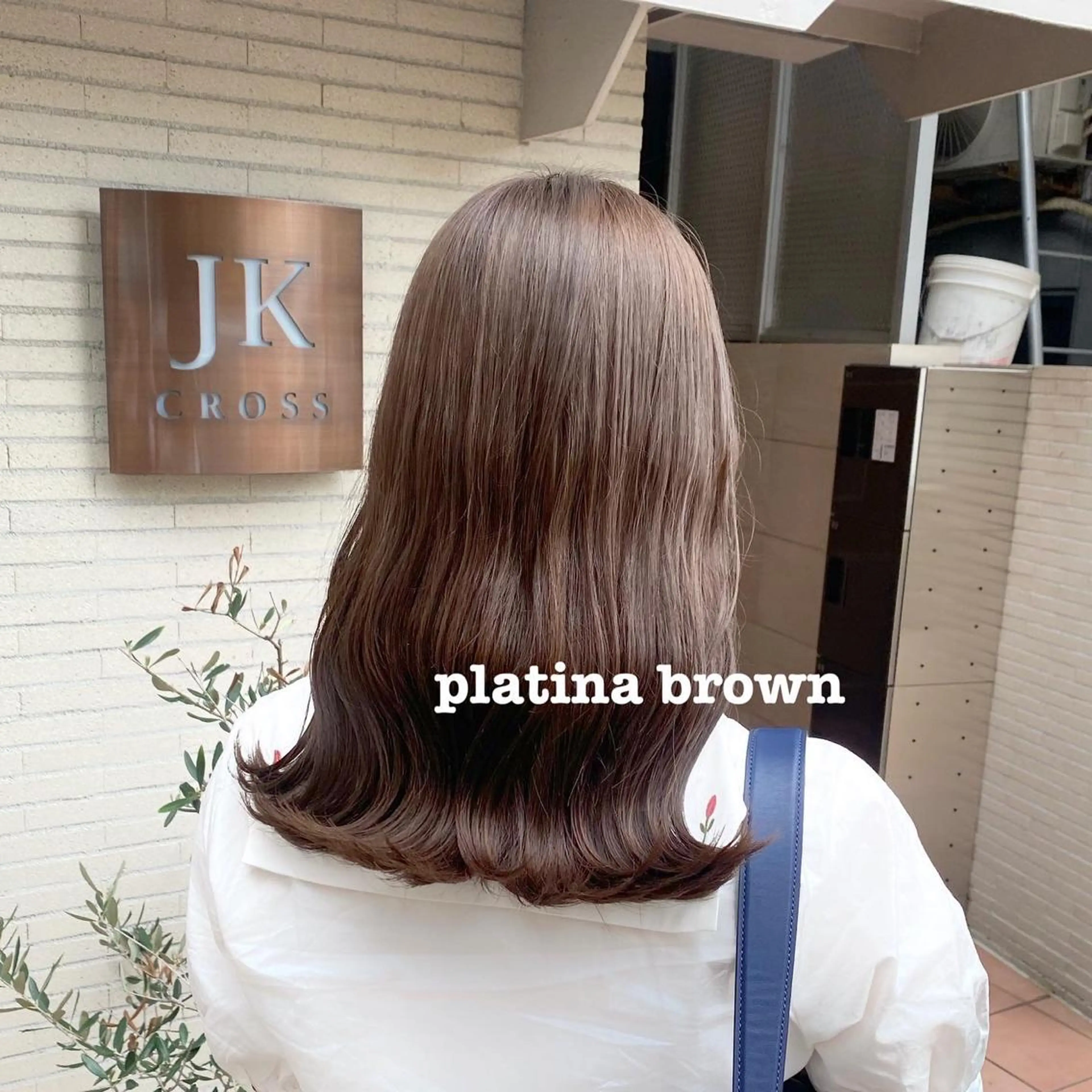 セミロング カラー ブリーチ 透明感カラー ハイトーンカラー 🍬Rinka🍬のヘアスタイル