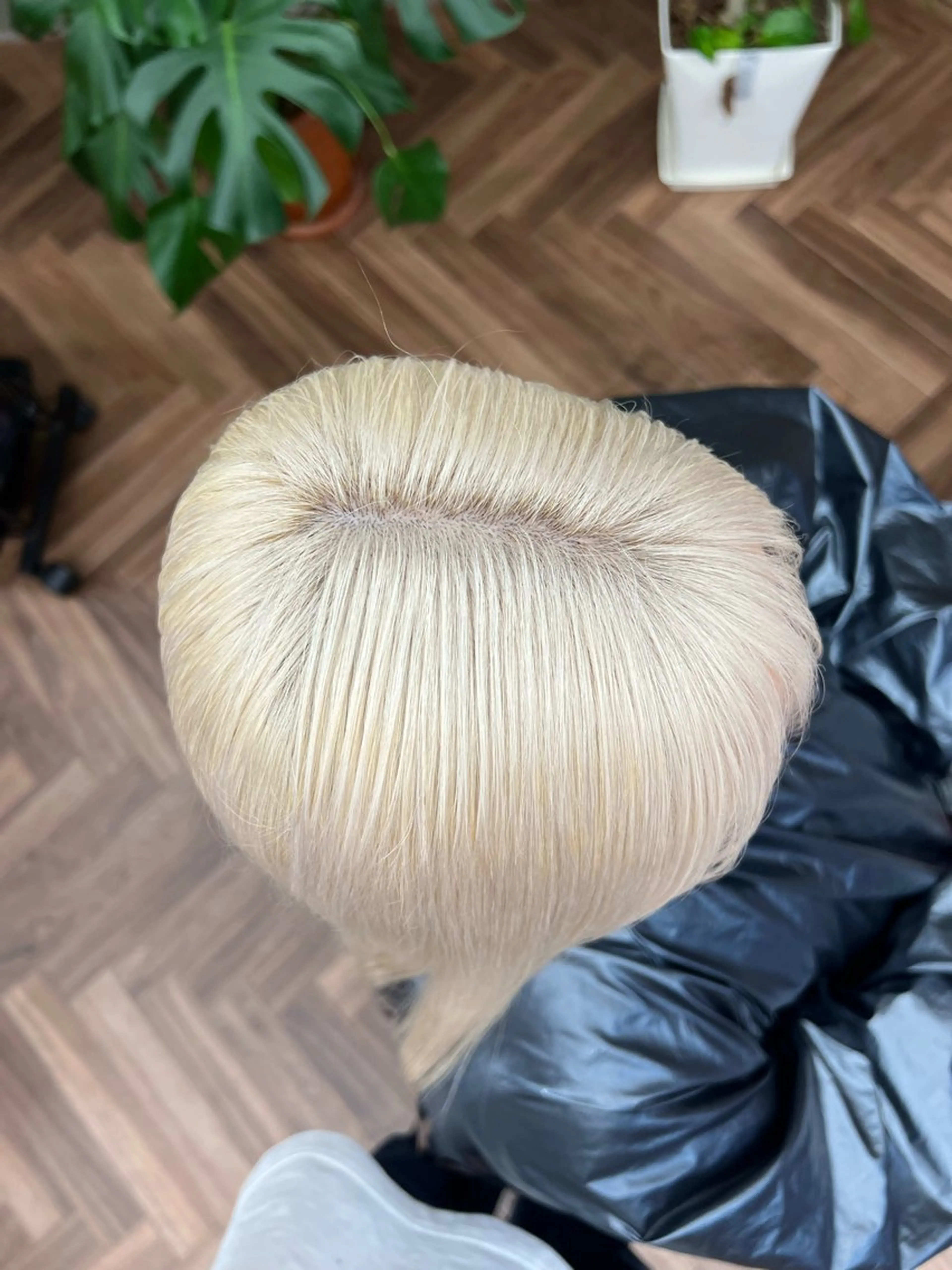 ミディアム カラー ブリーチ ケアブリーチ ダブルカラー ハイトーンカラー ボブ カット ヘアカラー トリートメント レイヤー専門家 ダブルカラー修のヘアスタイル