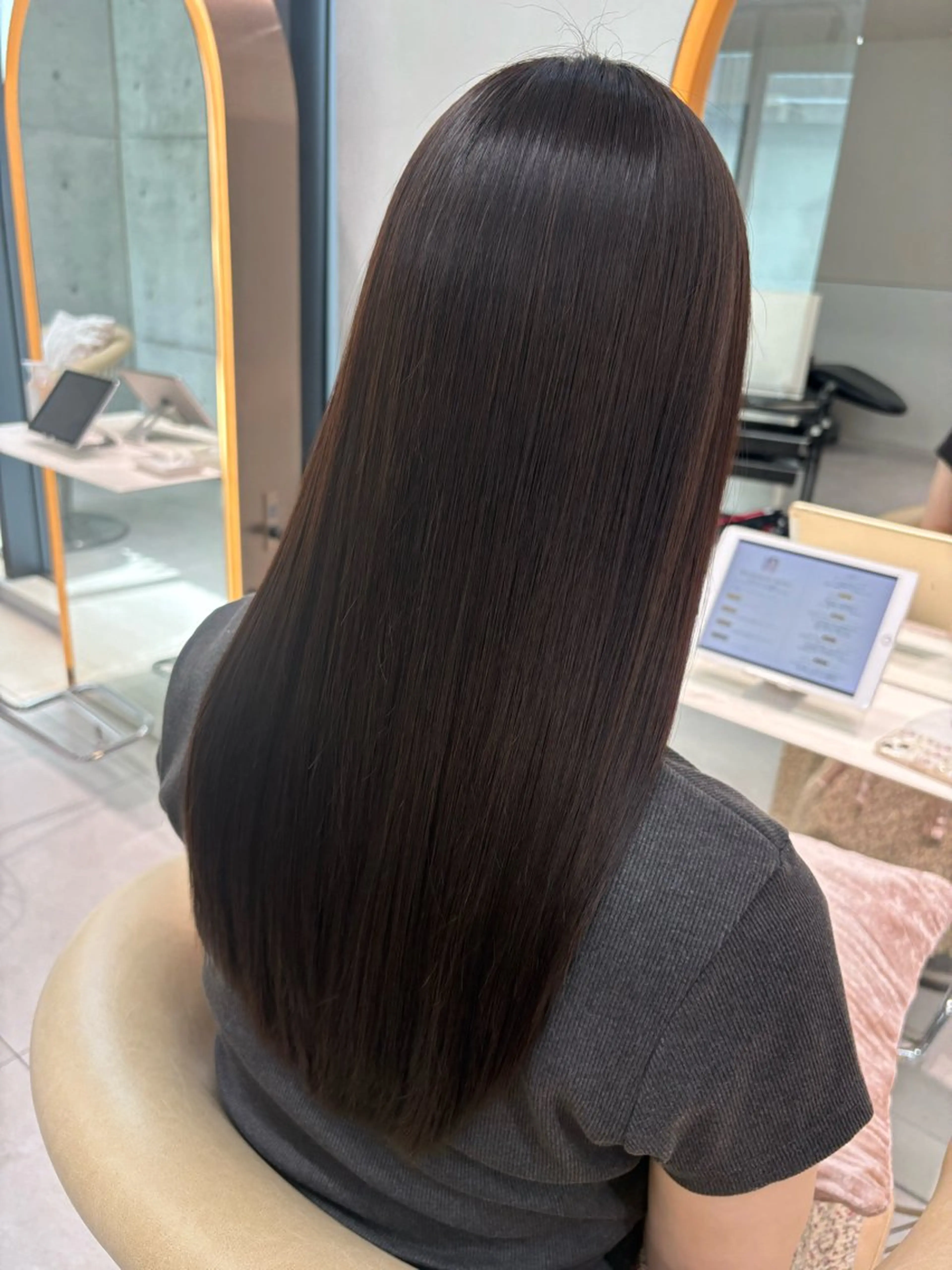 ロング カット ヘアカラー 縮毛矯正 福岡縮毛矯正✨️ ストレート 向井和輝のヘアスタイル