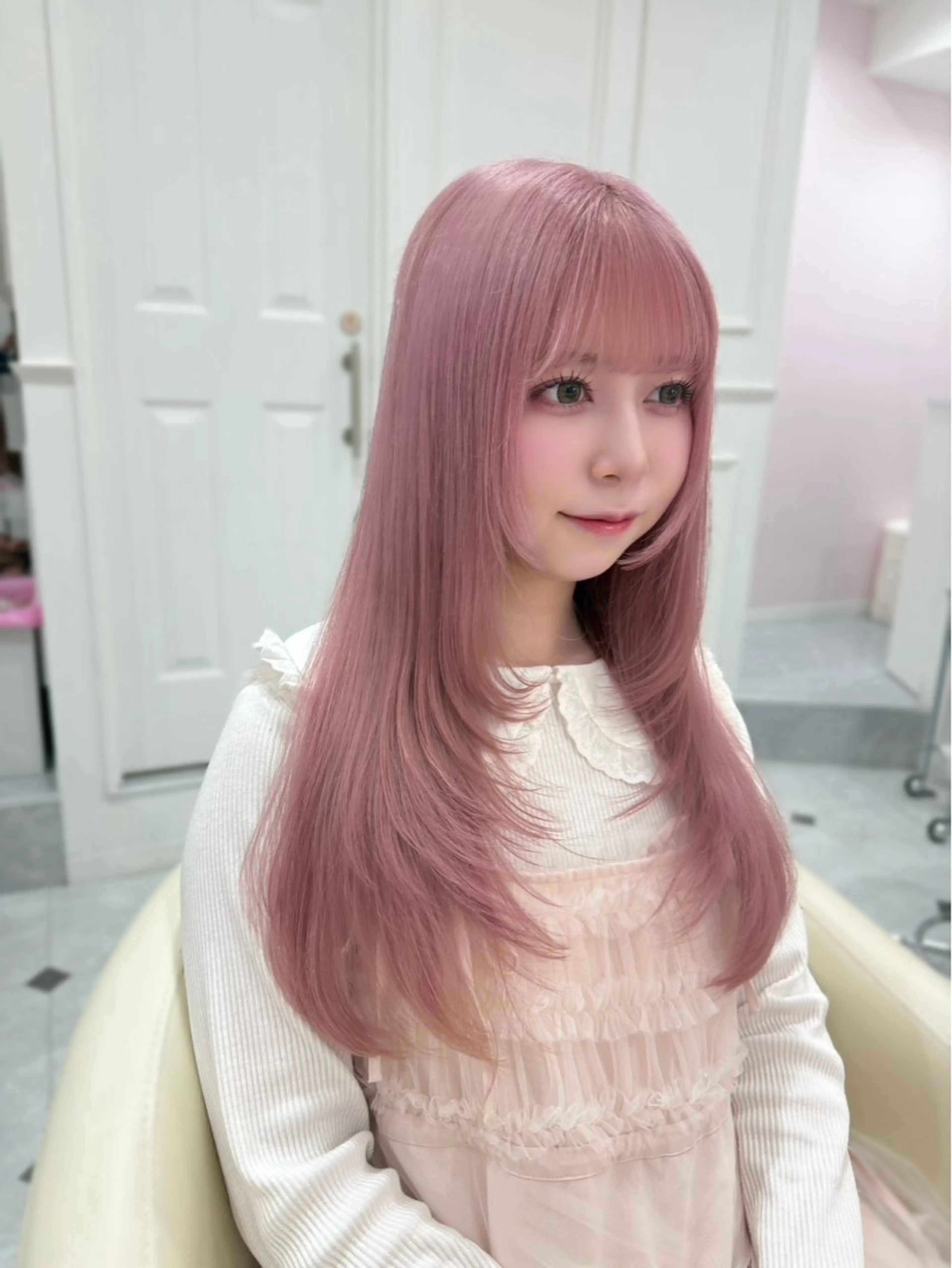 ロング カラー ブリーチ 透明感カラー ハイトーンカラー ラベンダーカラー ラベンダーピンク ヘアカラー ハイトーンカラー💞 くるみ🎀のヘアスタイル