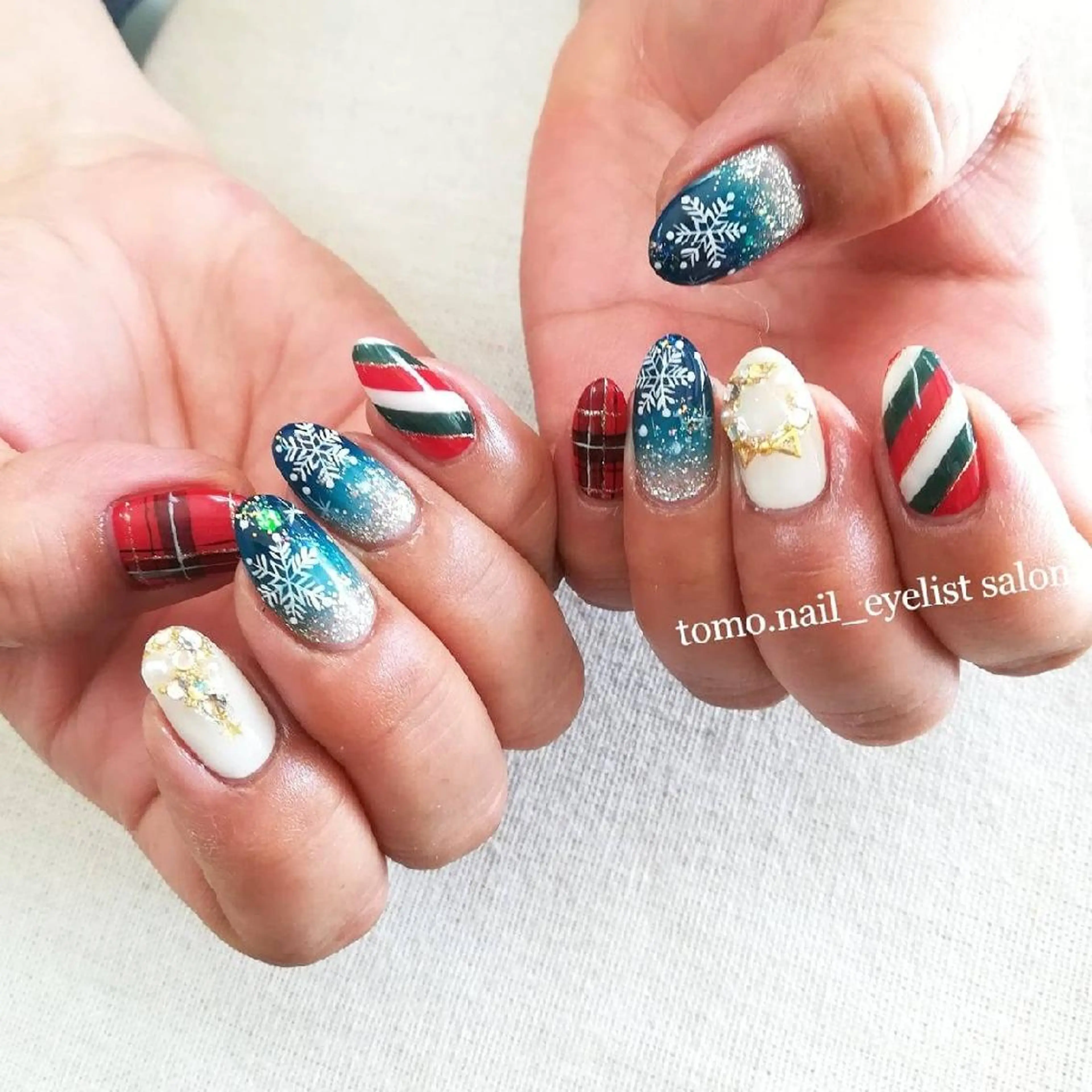 ネイル シンプルネイル 冬ネイル クリスマス tomonail eyelistのマツエク・マツパデザイン