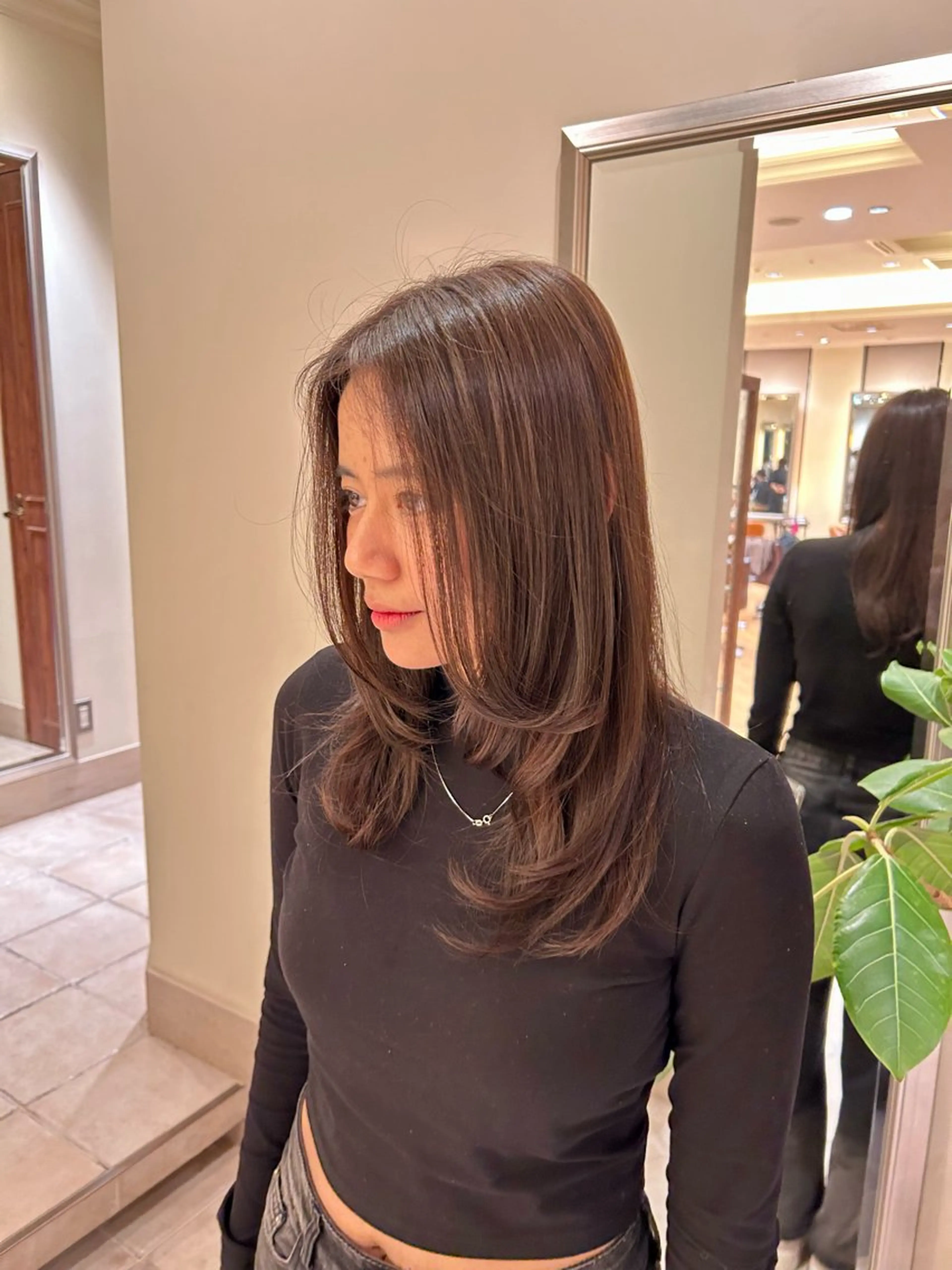 ミディアム ヘアカラー BEAUTRIUM265所属・【ストレート】 平野枝莉のヘアスタイル