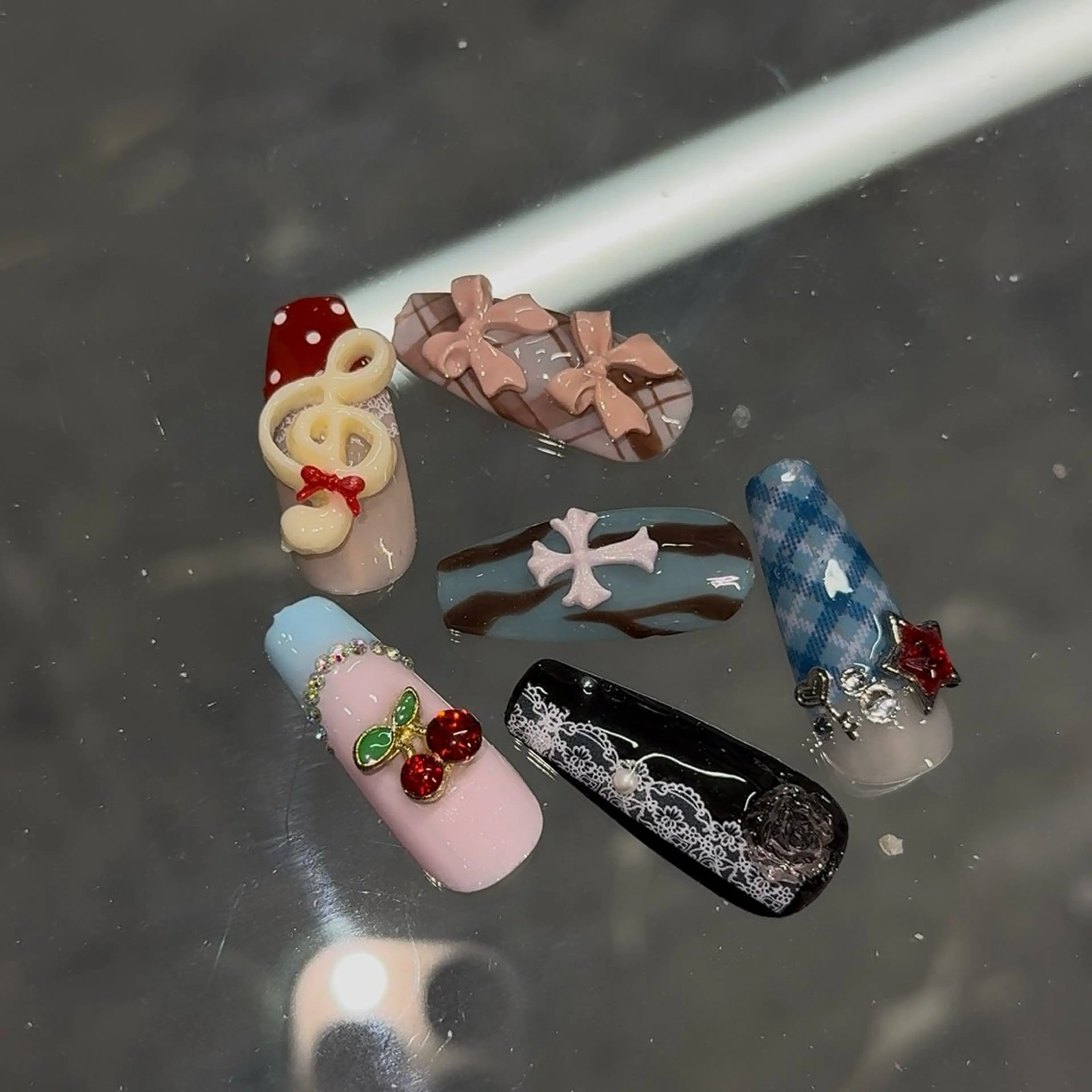 ネイル アートネイル Sarina ⋆⭒˚ mavieのネイルデザイン