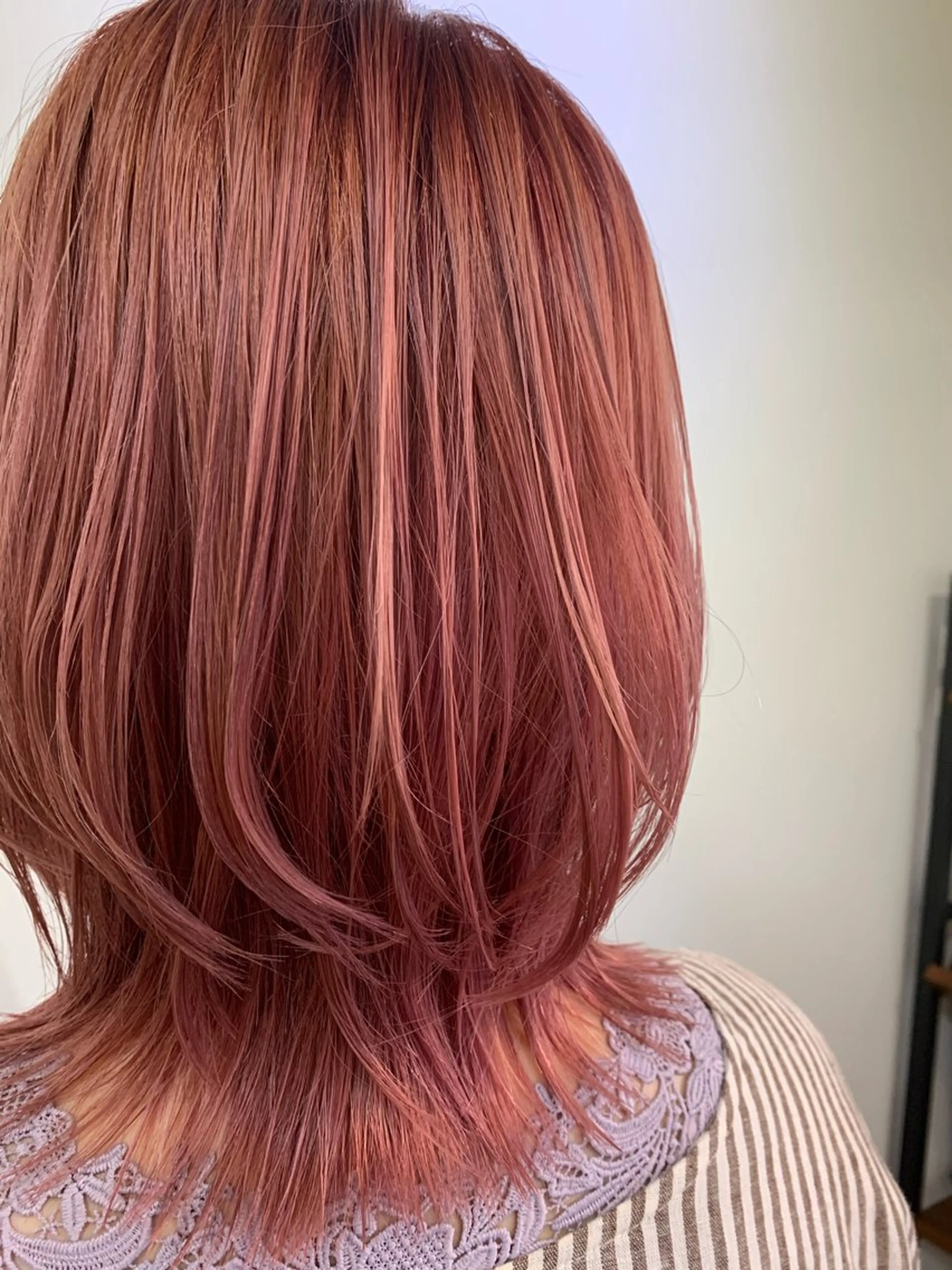 ミディアム カラー ピンクカラー メンズパーマ✨️村越 雄斗のヘアスタイル