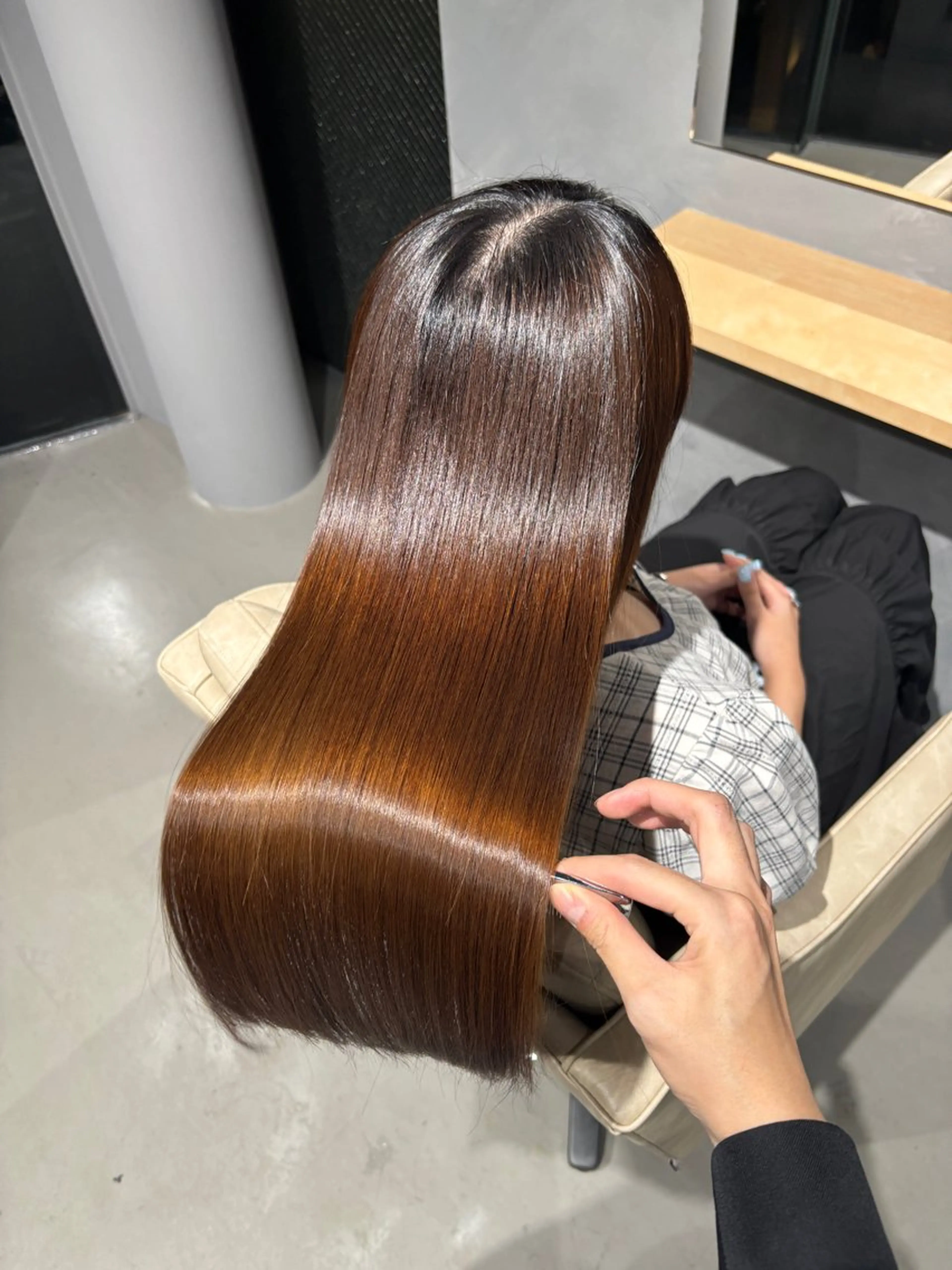 ロング ブリーチ縮毛矯正/ 複雑履歴🉑/タイチのヘアスタイル