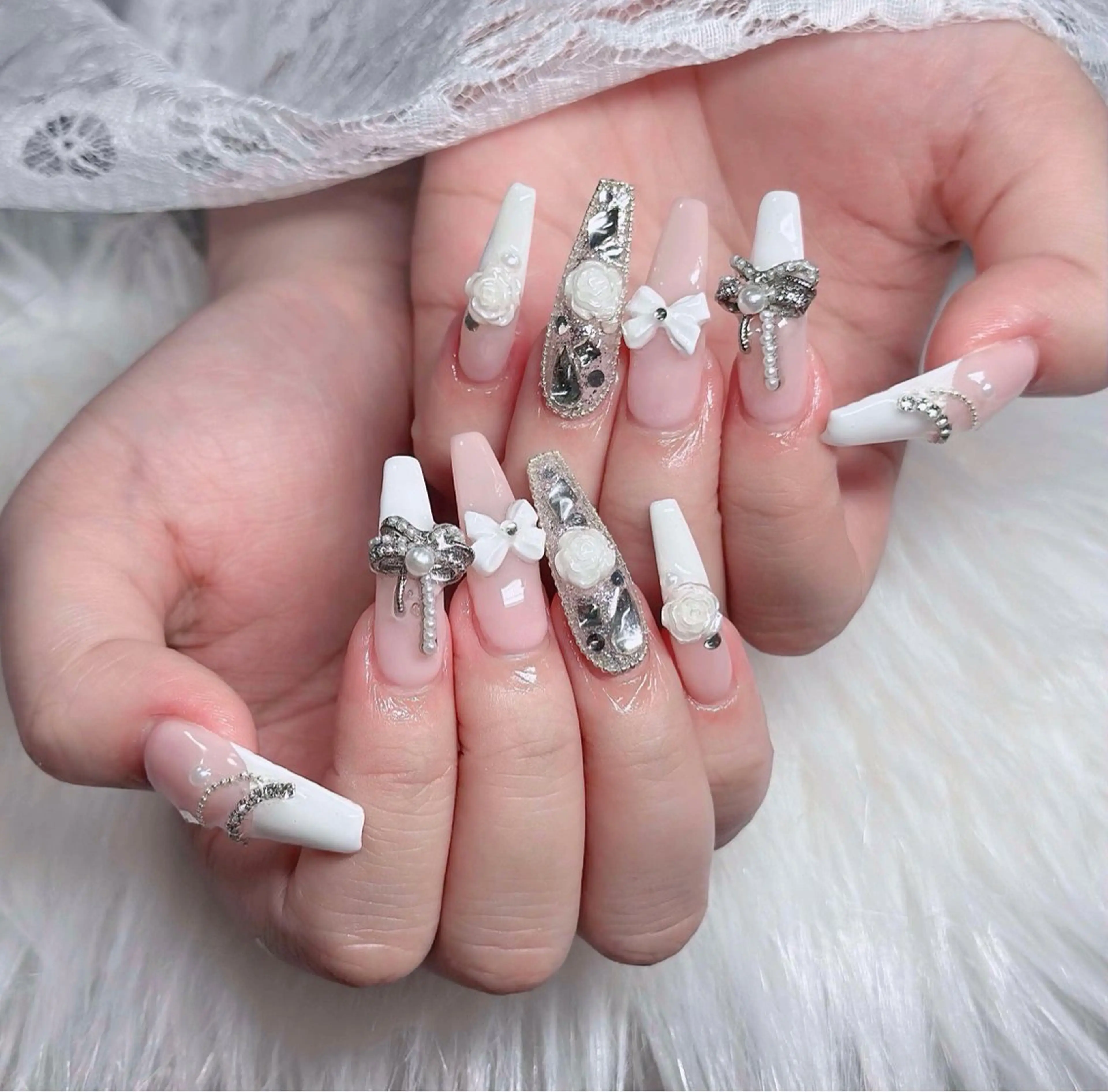 ネイル オーロラネイル フレンチネイル ジェルネイル ハロウィン 韓国ネイル ハンドネイル H.baby Nail Salonのネイルデザイン