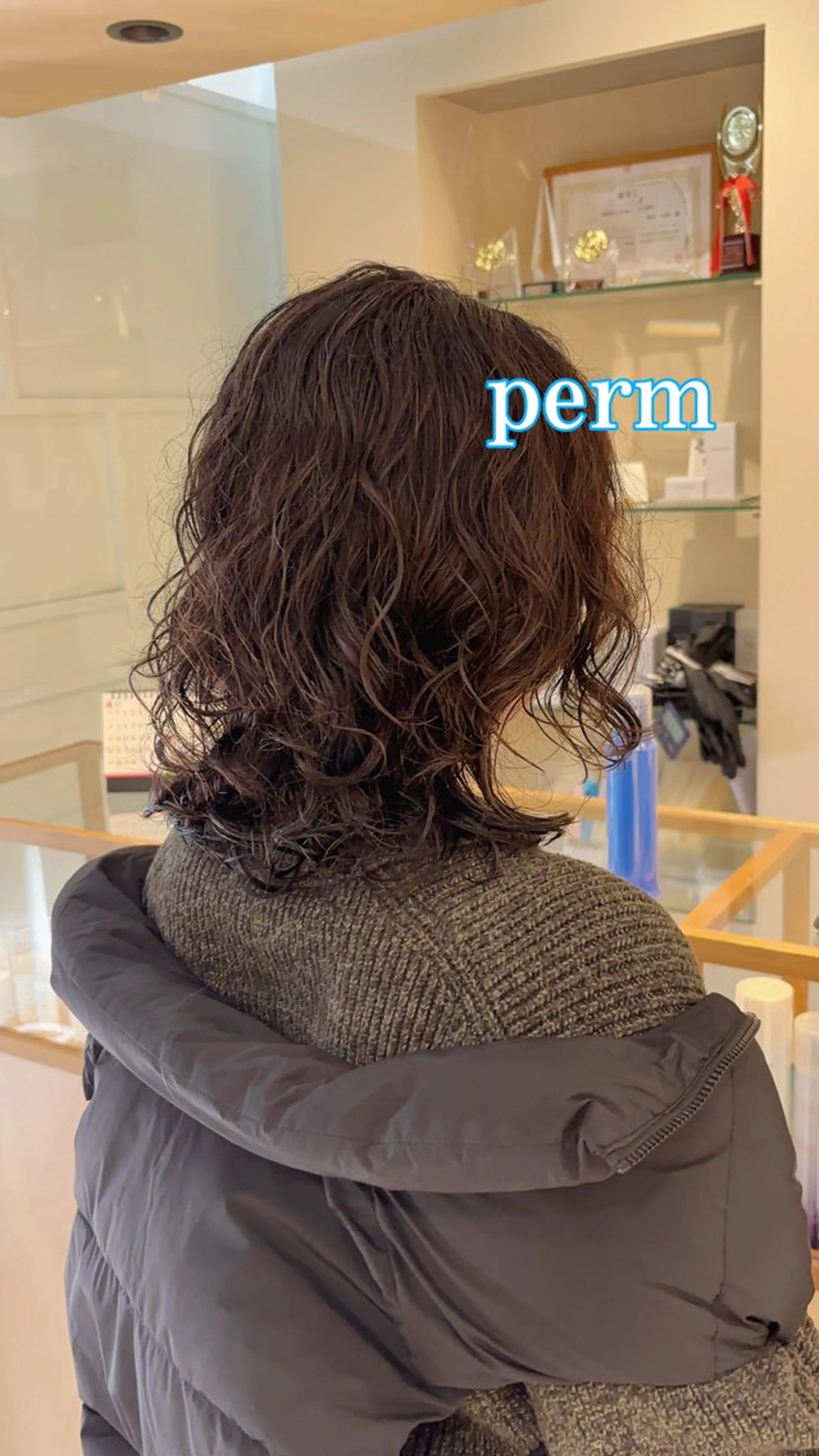ミディアム パーマ ミディアムパーマ 伸ばしかけ レイヤーカット ウルフカット CYAN.栄店所属・パーマ/髪質改善 【榎本千夏】のヘアスタイル