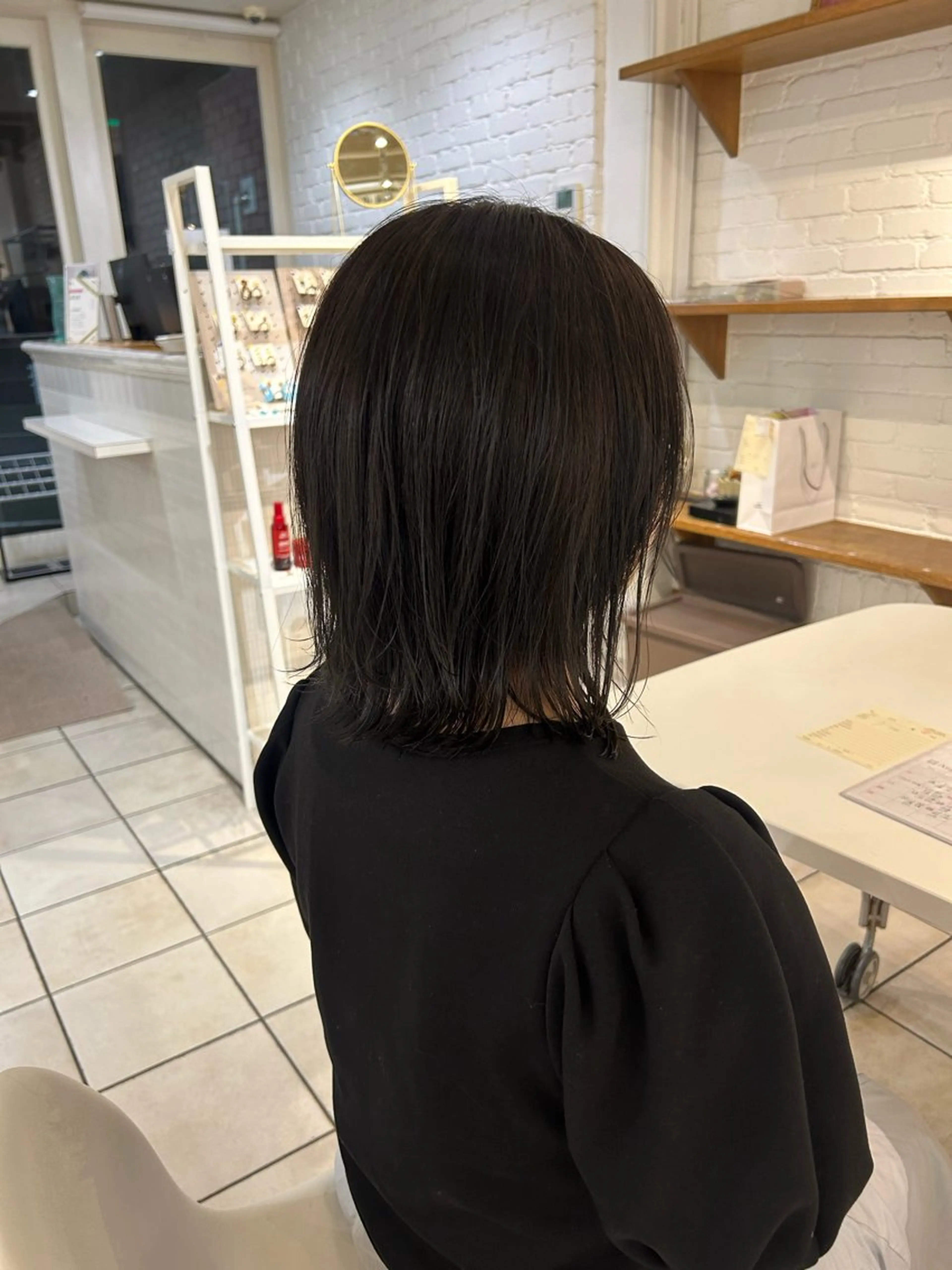 ミディアム レイヤーカット 💫レイヤーカット 💫ブリーチ💫サキのヘアスタイル