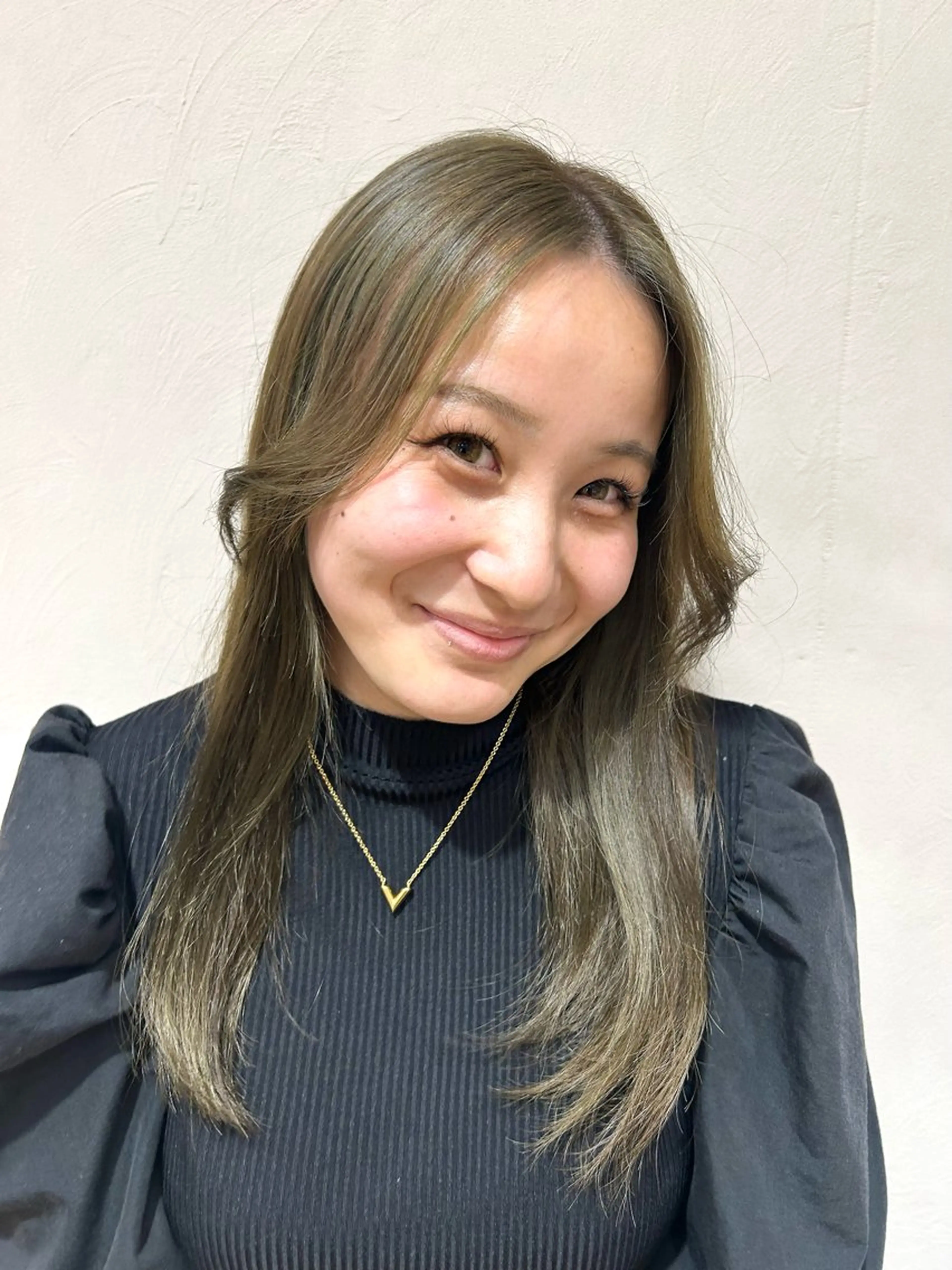 カラー 横山ダブルカラー ハイライト透明感カラのヘアスタイル