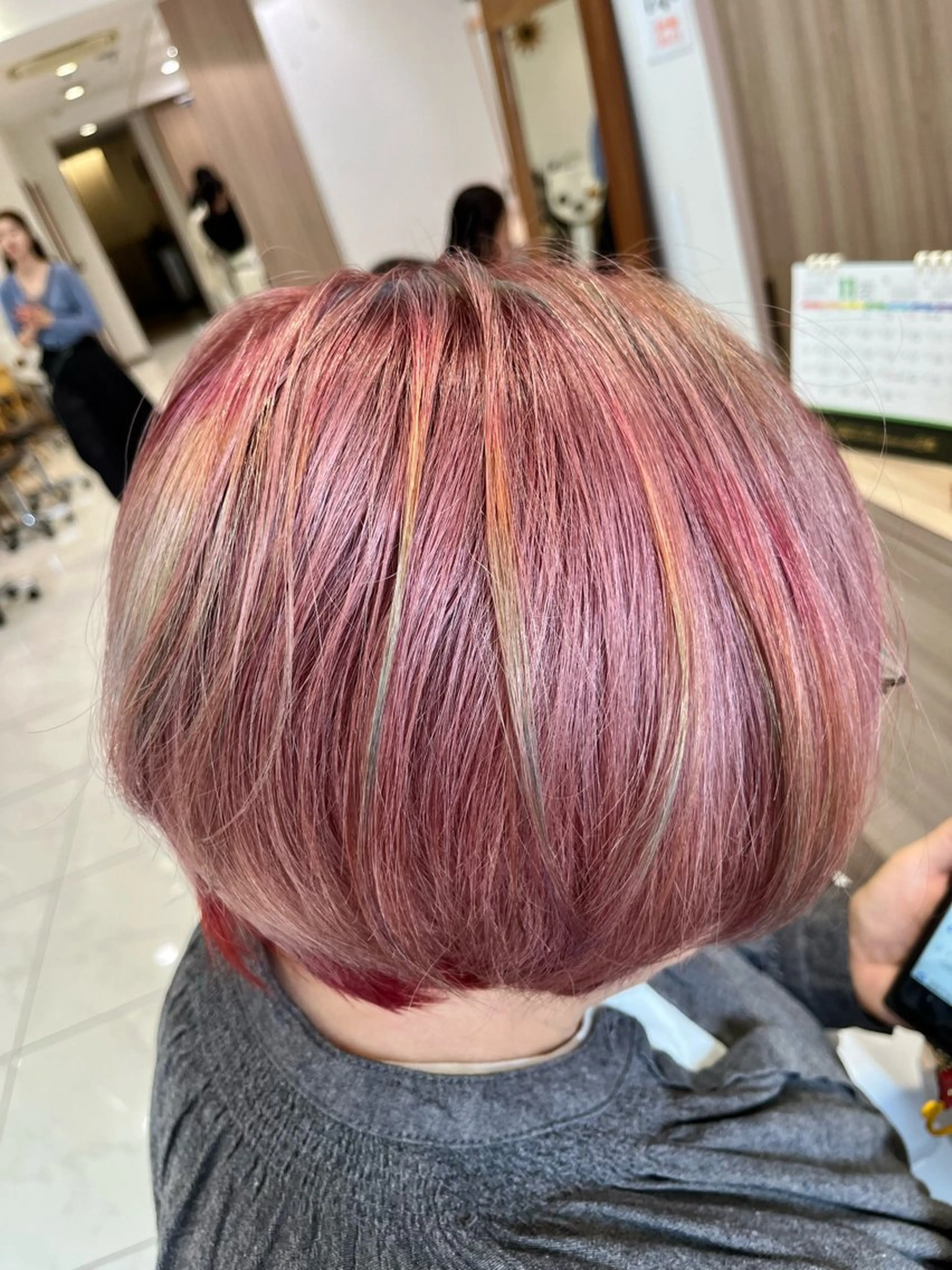 ショート カラー 低ダメ高明度 低ダメ高明度ハイトンのヘアスタイル