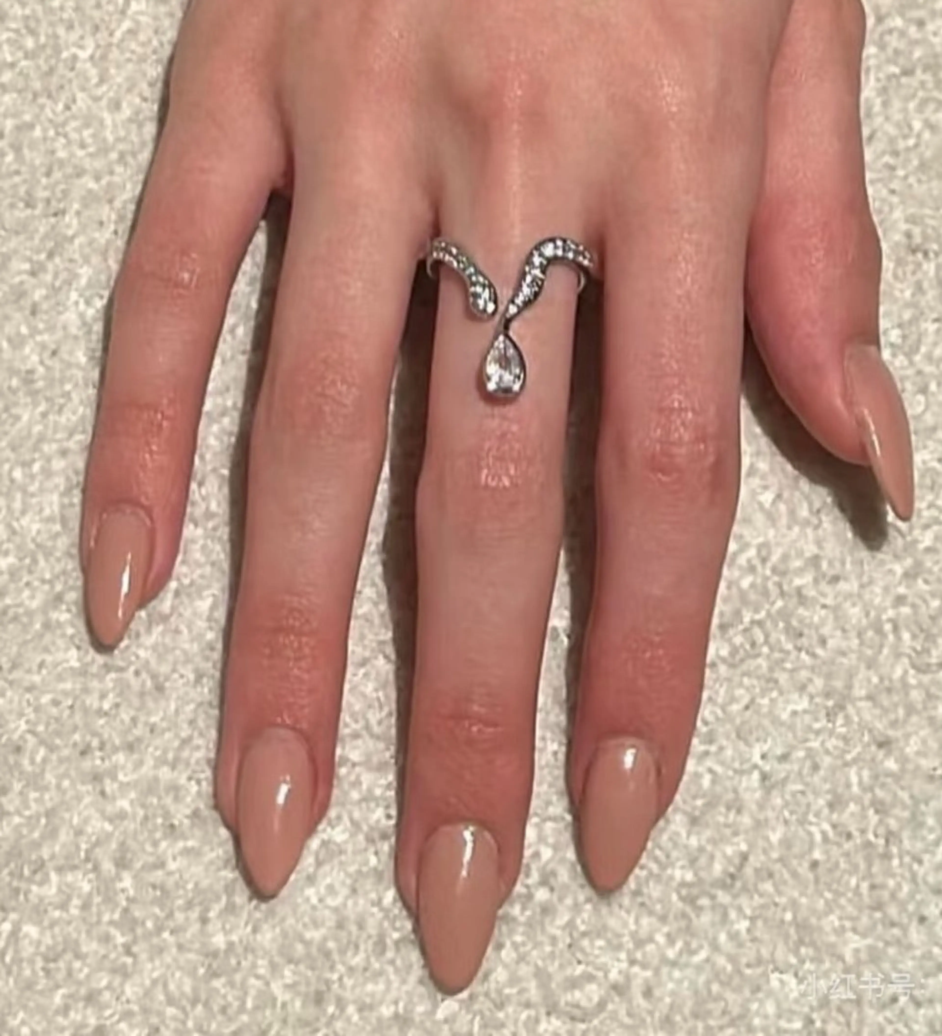 ネイル 高木 維麗絲のネイルデザイン